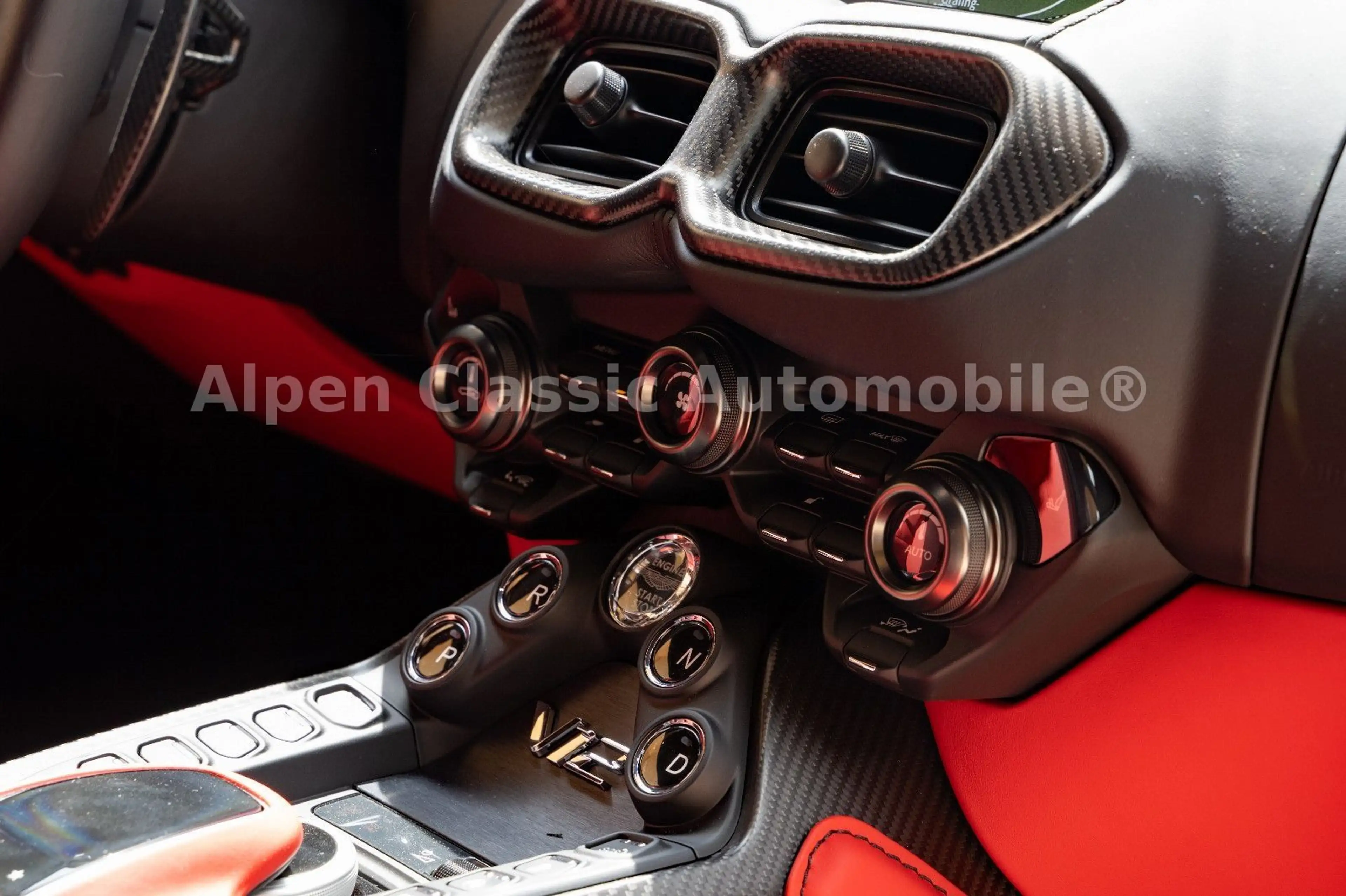 Aston Martin Vantage Ceramic, 360 Grad, Carbon — photo 14