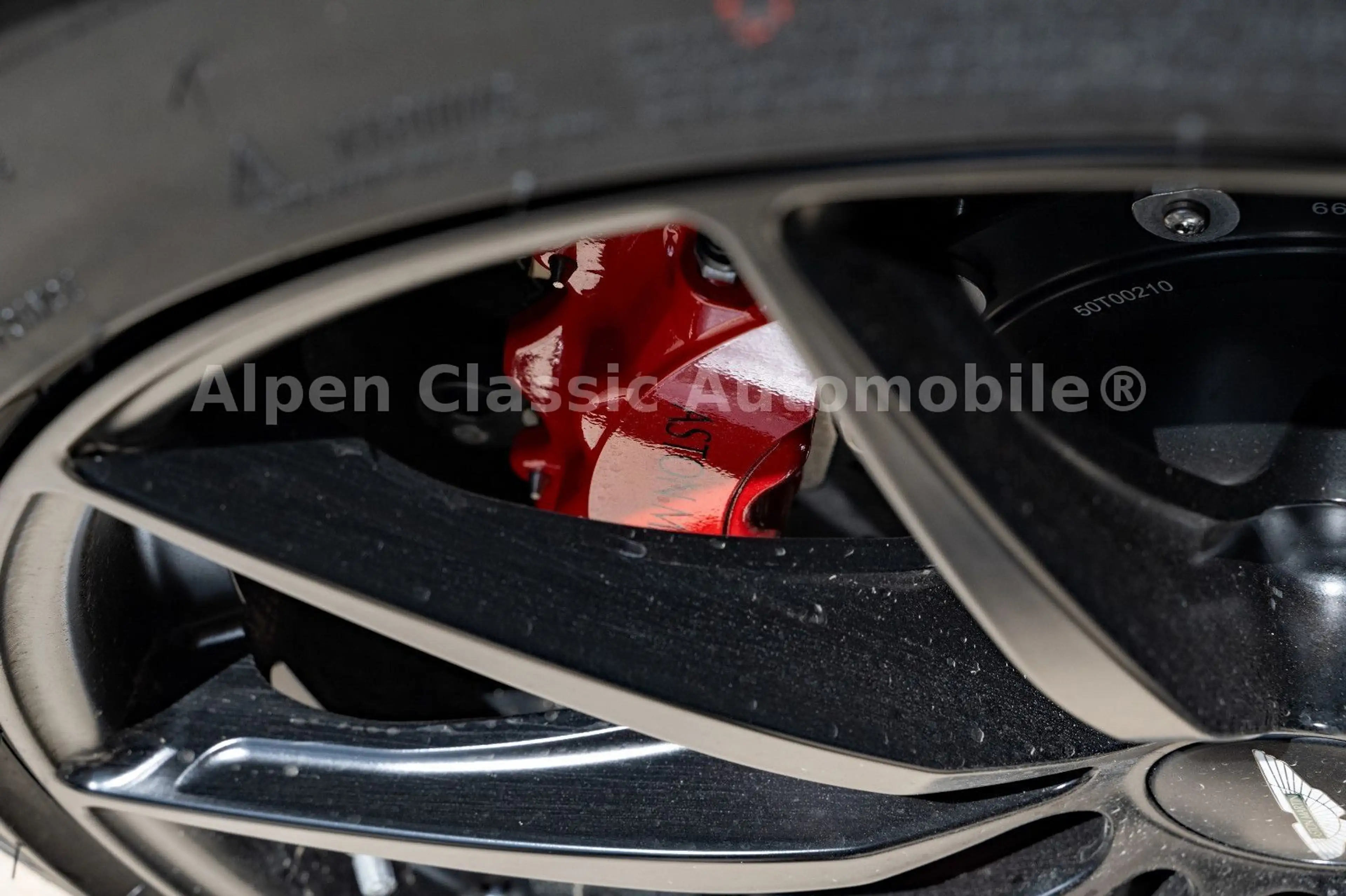 Aston Martin Vantage Ceramic, 360 Grad, Carbon — photo 5