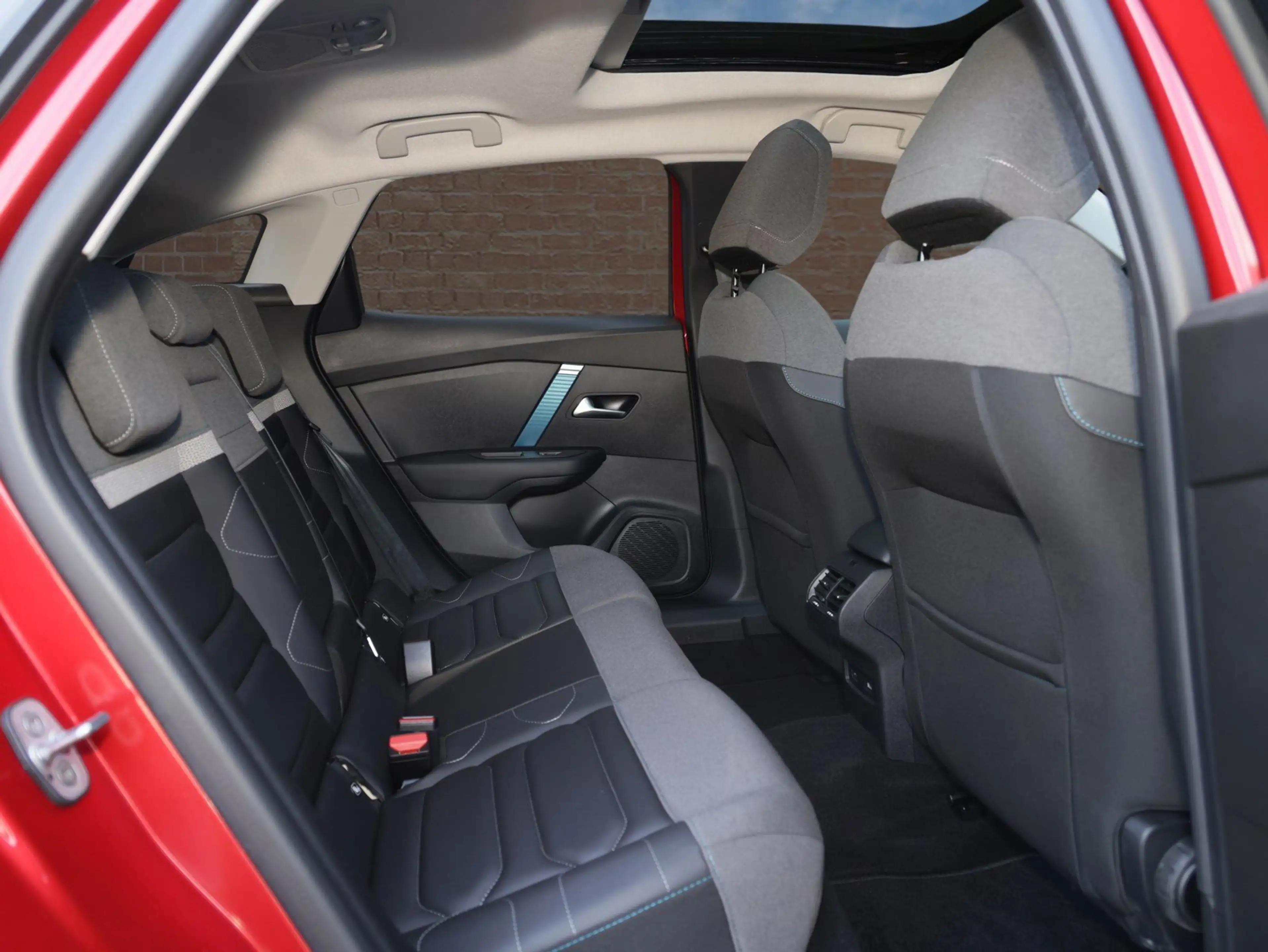 Citroen E-C4 Electric Ë-C4 Shine — photo 10