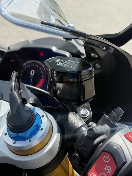 Triumph Speed Triple 1200 RR - foto 7