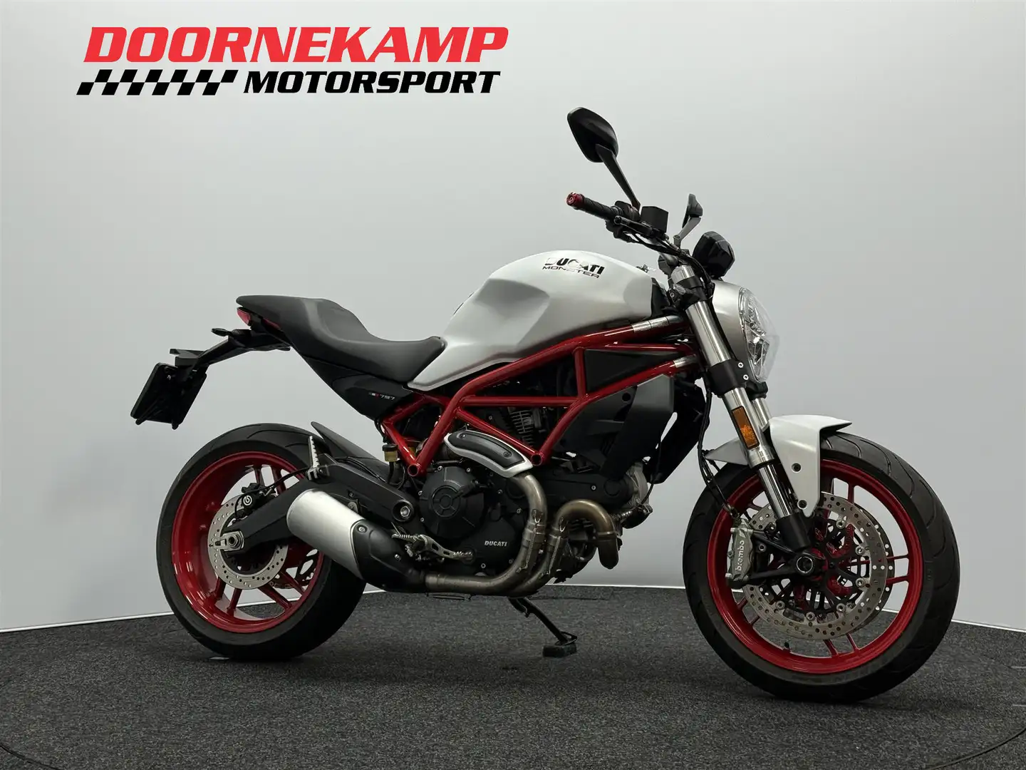 Ducati Monster 797 Rojo - 2