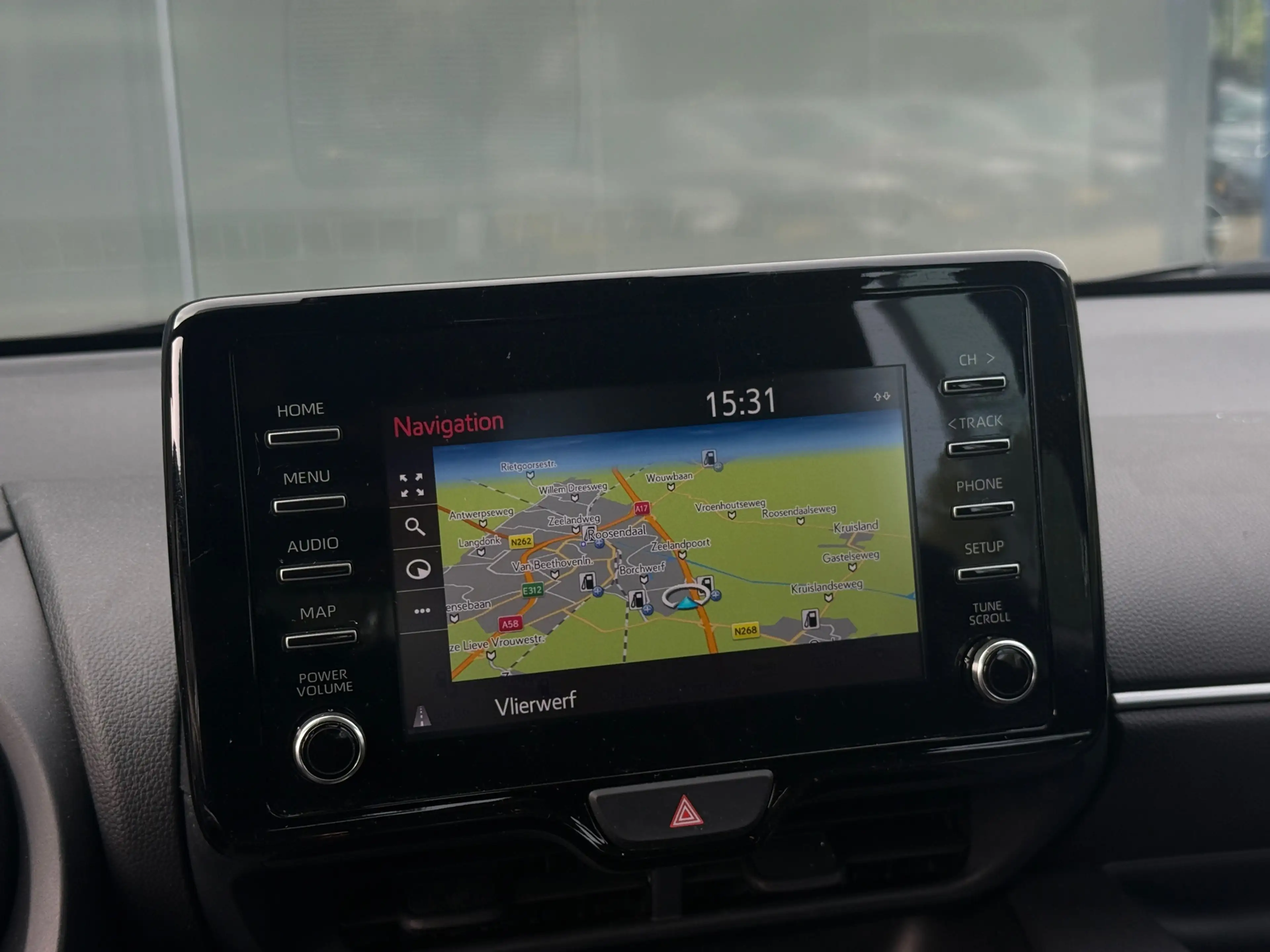 Toyota Yaris 1.5 Hybrid First Edition Navi|Carplay|Camera — photo 18