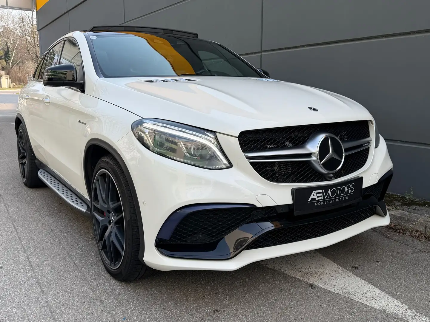 Mercedes-Benz GLE 63 AMG //MEGA-VOLL//GARANTIE//KREDIT//PANO//1.HAND// Weiß - 2