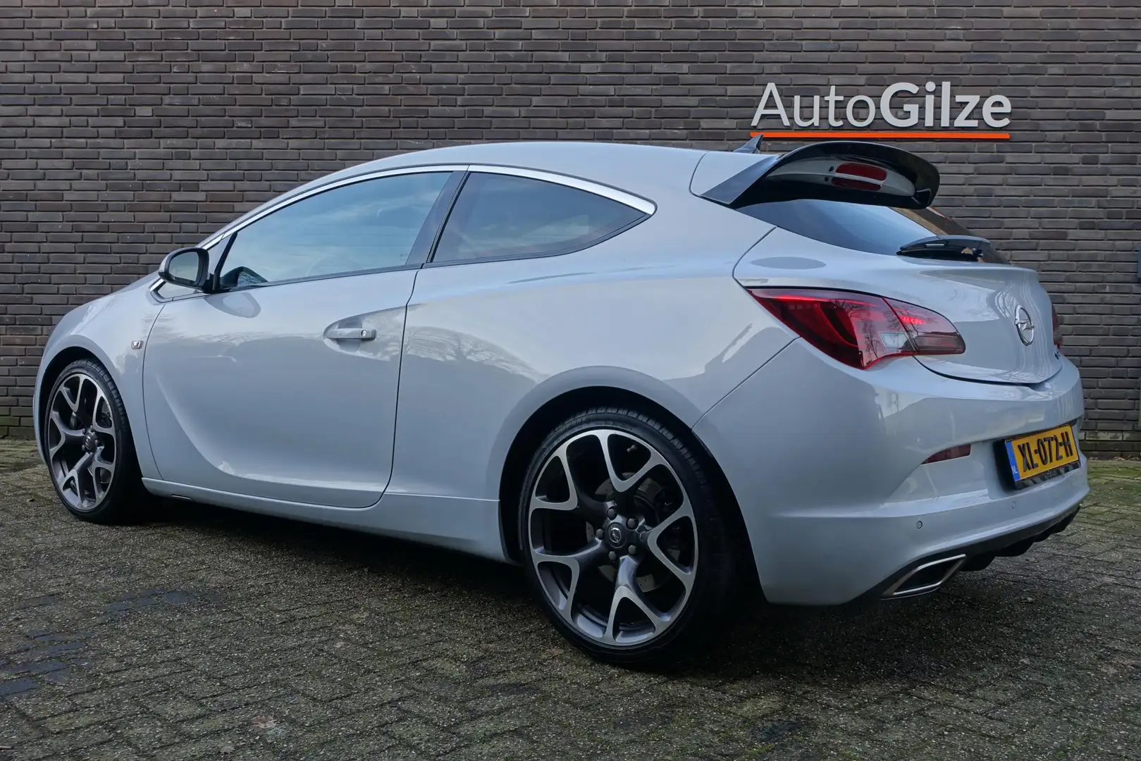 Opel Astra GTC 2.0 Turbo OPC 280PK l Speciale Lak l 20inch l Grigio - 2