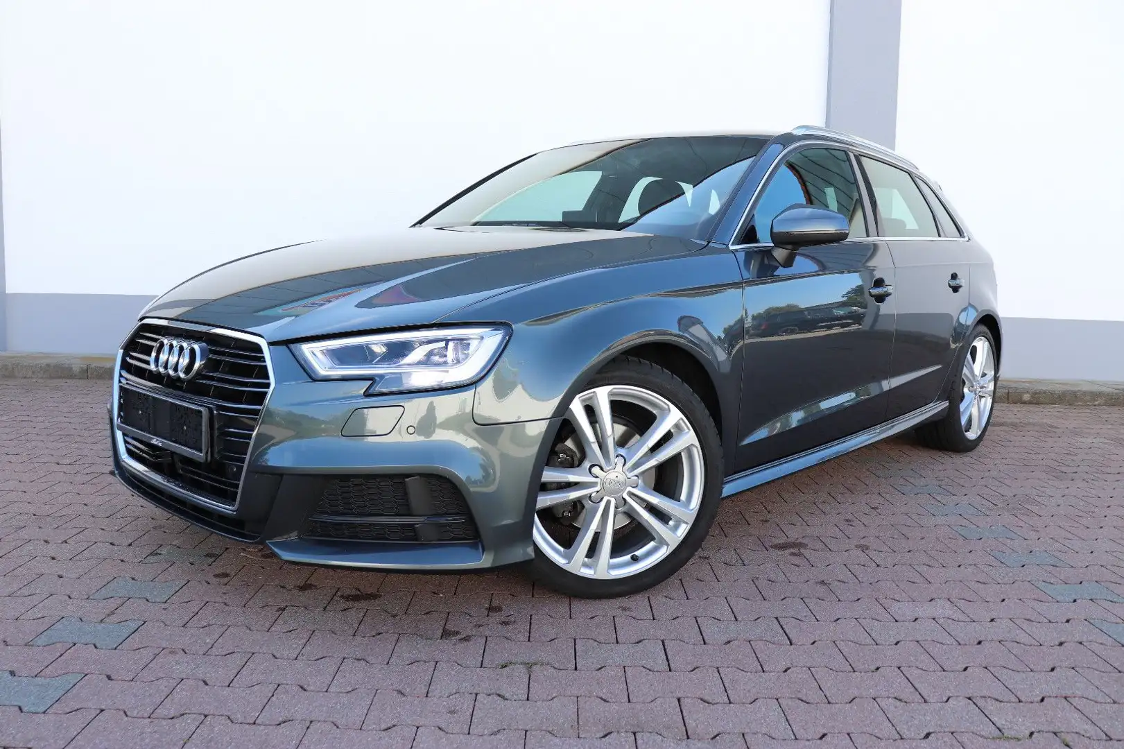 Audi A3 1.4TFSI S-TRONIC S-LINE VIRTUAL*VOLL-LED*ACC*NAVI+ Gris - 1