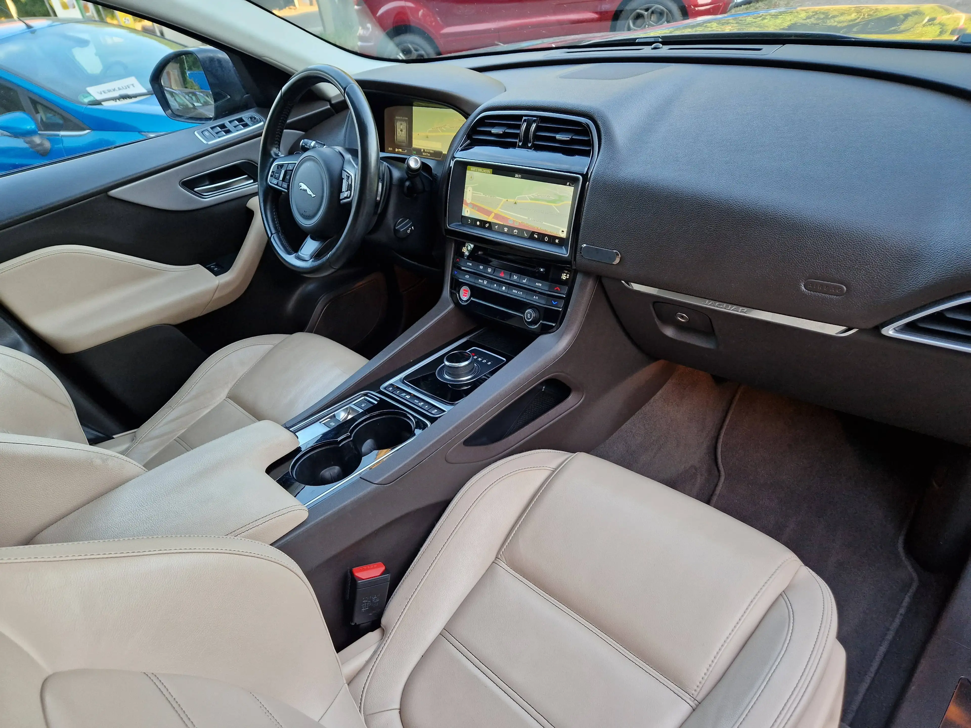 Jaguar F-Pace 3.0d AWD Pano ACC 20" Meriadian Virtual Scheckh — photo 12