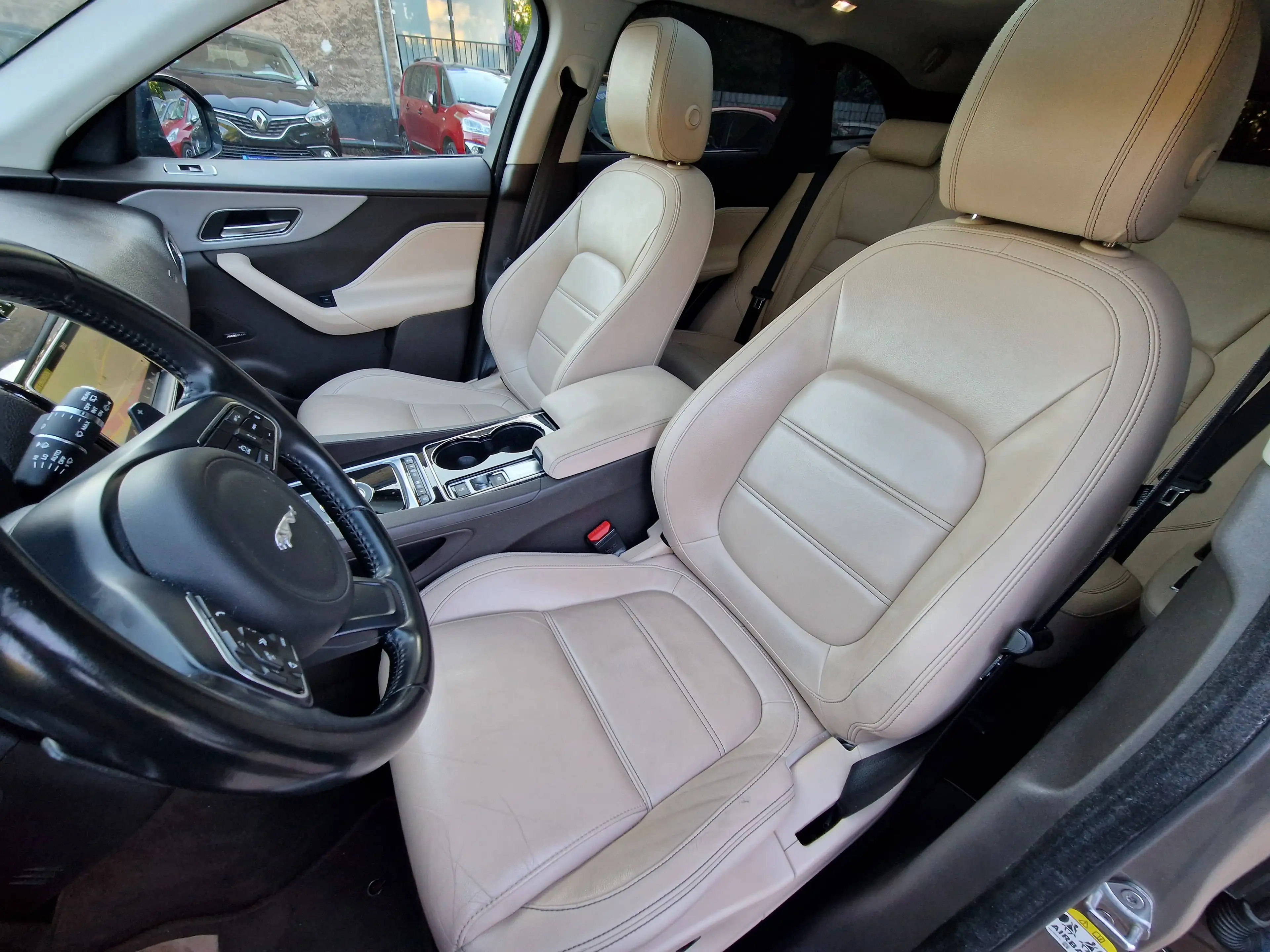 Jaguar F-Pace 3.0d AWD Pano ACC 20" Meriadian Virtual Scheckh — photo 11