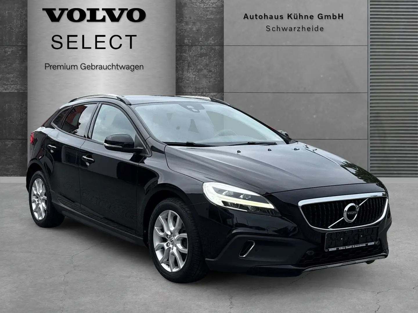 Volvo V40 D3 Cross Country Plus !!NAVI+LED+PANO+RFK!! Negro - 1