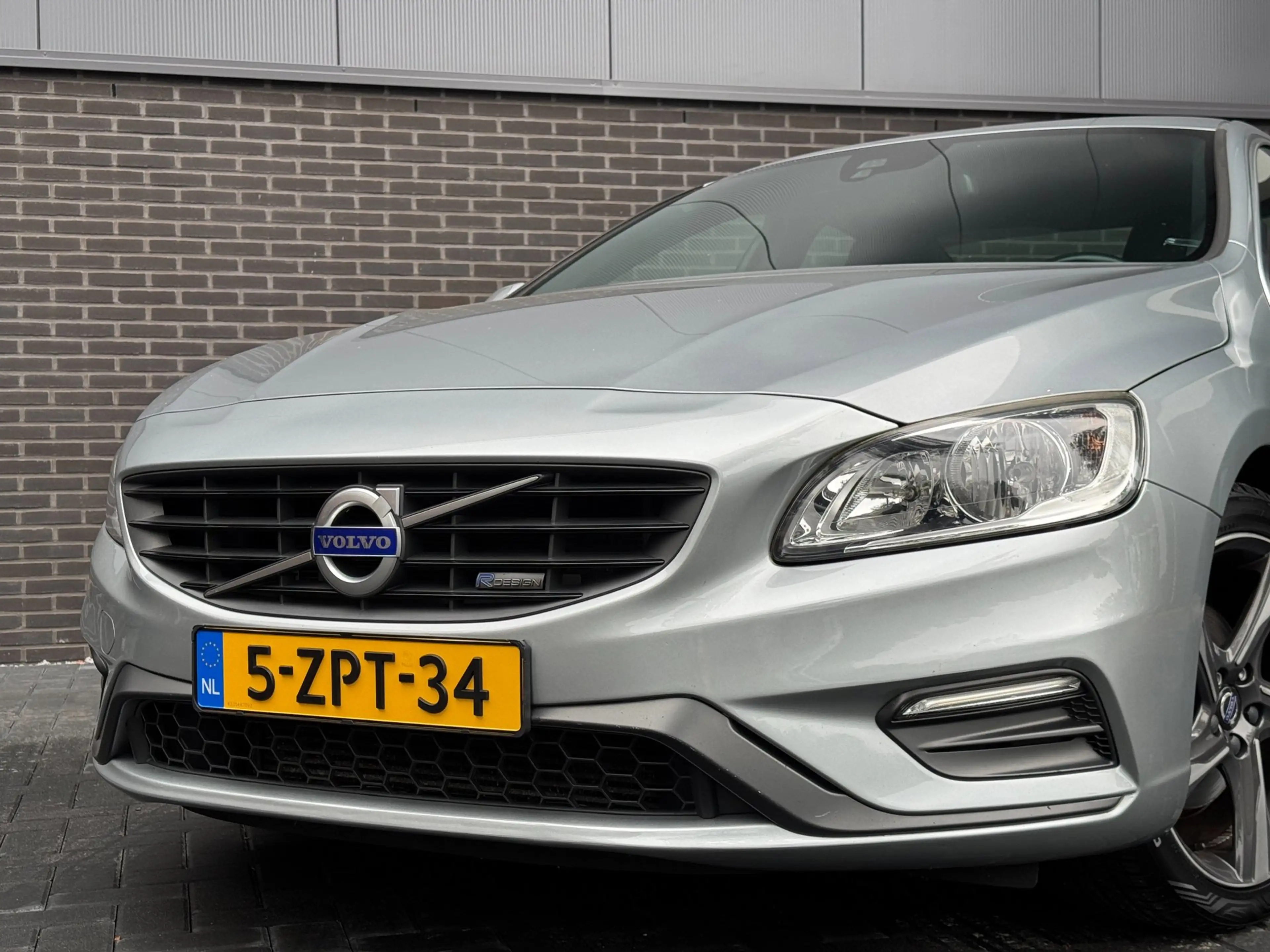 Volvo S60 1.6 T3 R-Design - D-riem vervangen|Automaat|Navi|L — photo 14