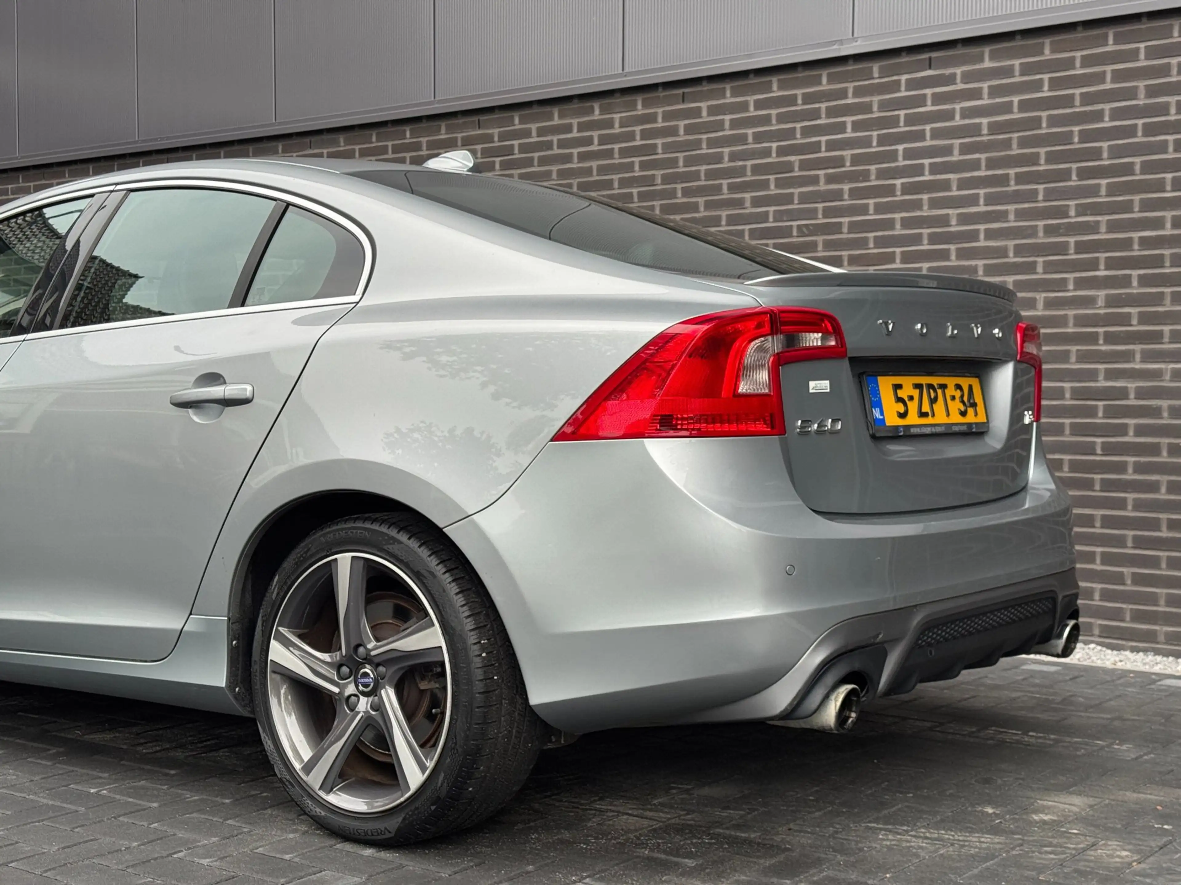 Volvo S60 1.6 T3 R-Design - D-riem vervangen|Automaat|Navi|L — photo 4