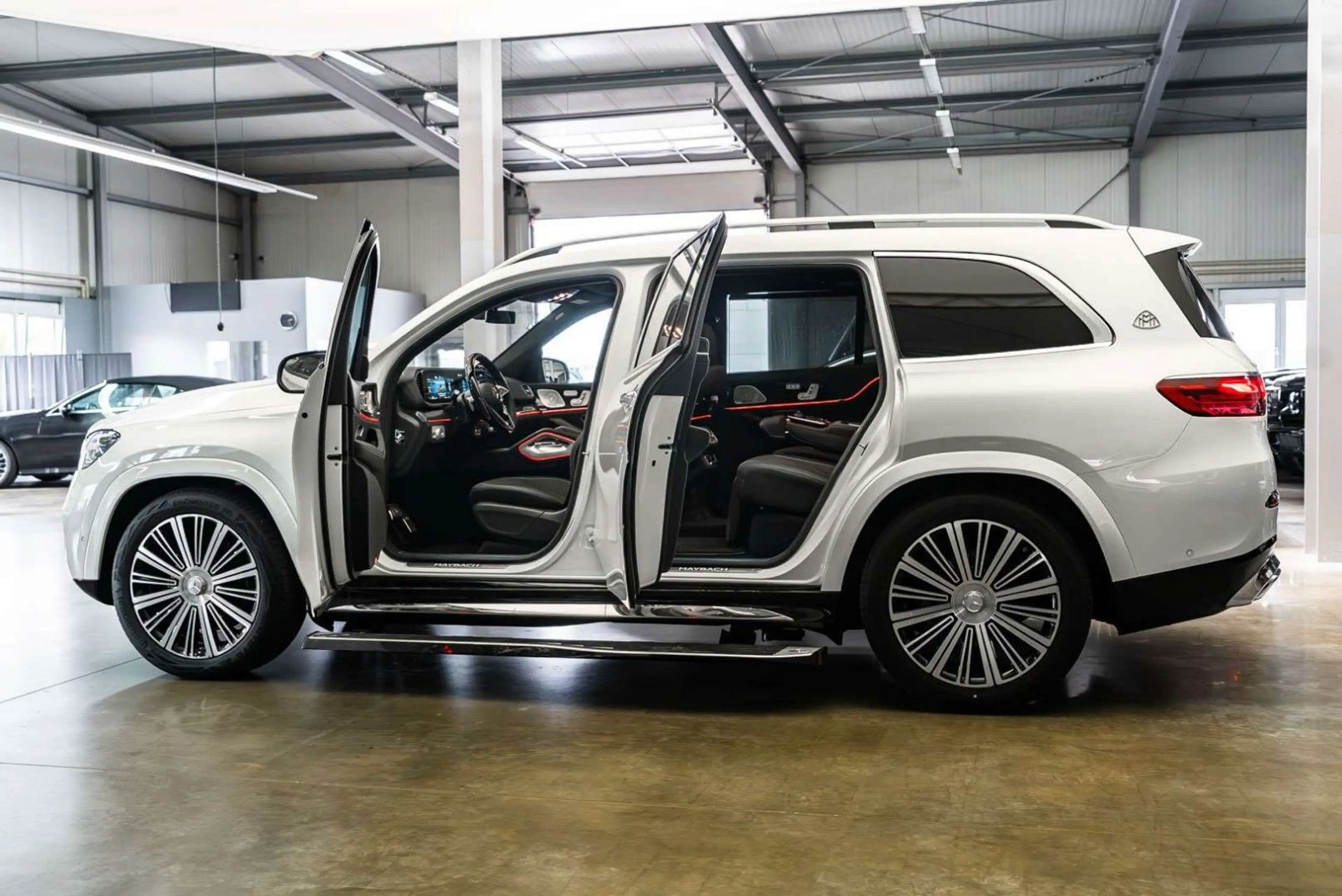 Mercedes-Benz GLS 600 Maybach Premium + / Manufaktur — photo 10