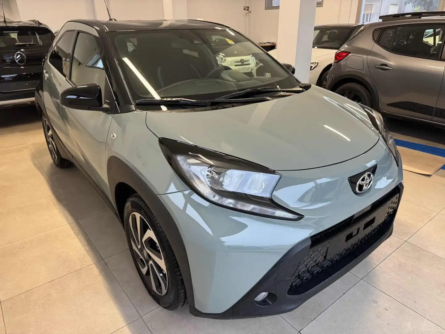 Toyota Aygo X 1.0 VVT-i 72 CV 5 porte Trend Km0 Verde - 2