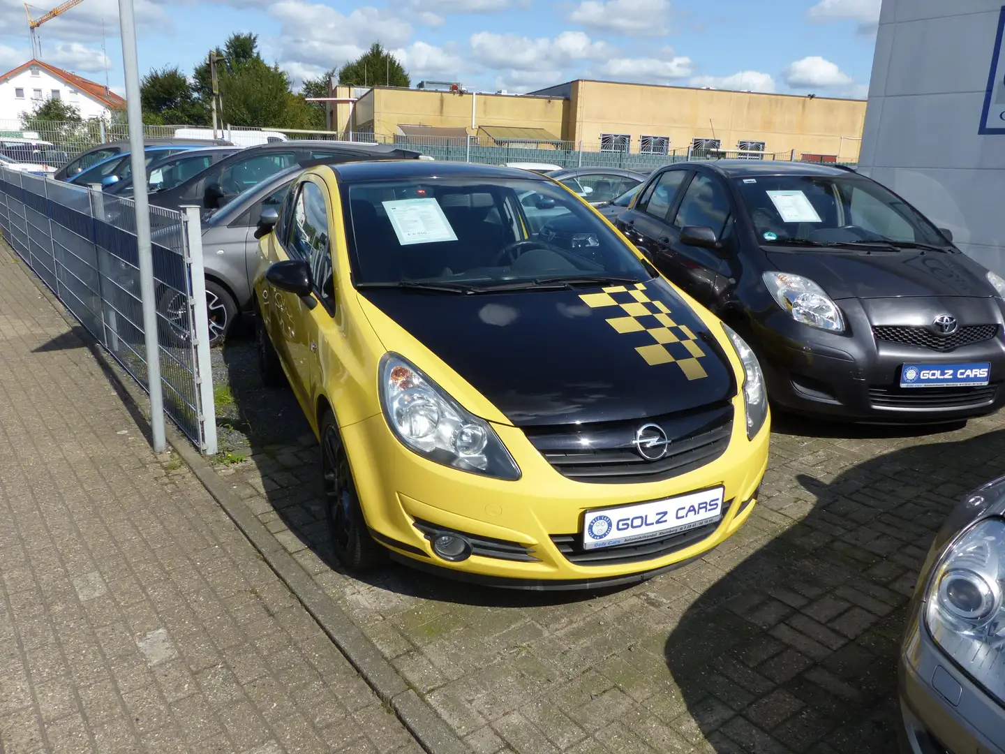 Opel Corsa Color Race "Sondermodell " Beige - 1