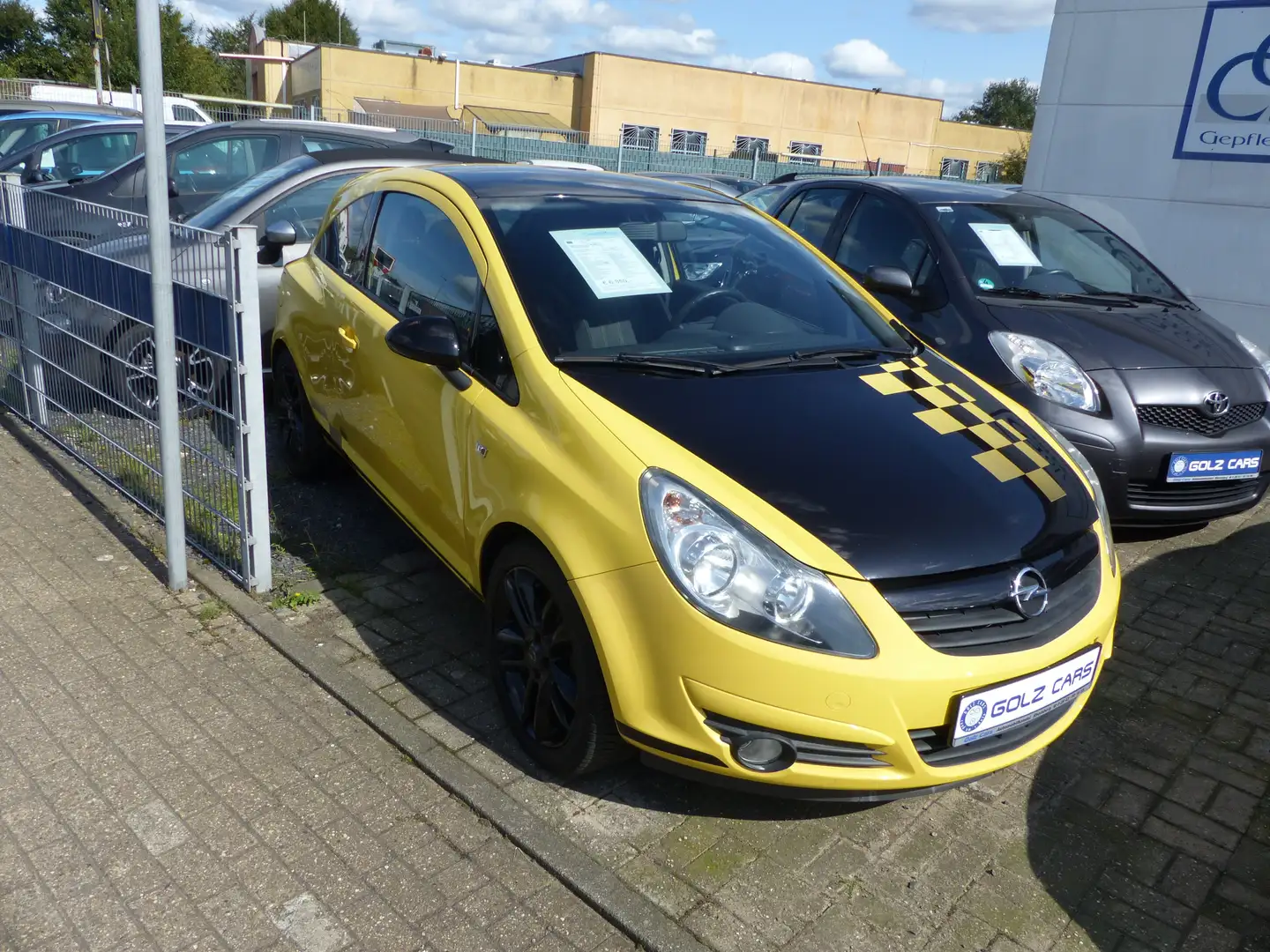 Opel Corsa Color Race "Sondermodell " Beige - 2