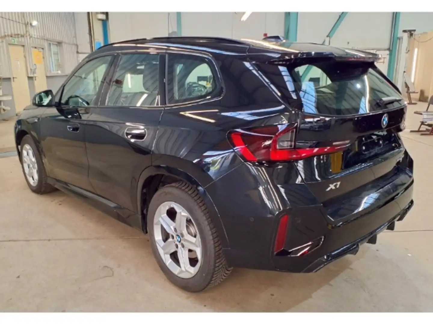 BMW X1 xDrive23d M Sport HUD H/K Prof.+Comf.Pak. el.Aktiv Schwarz - 2