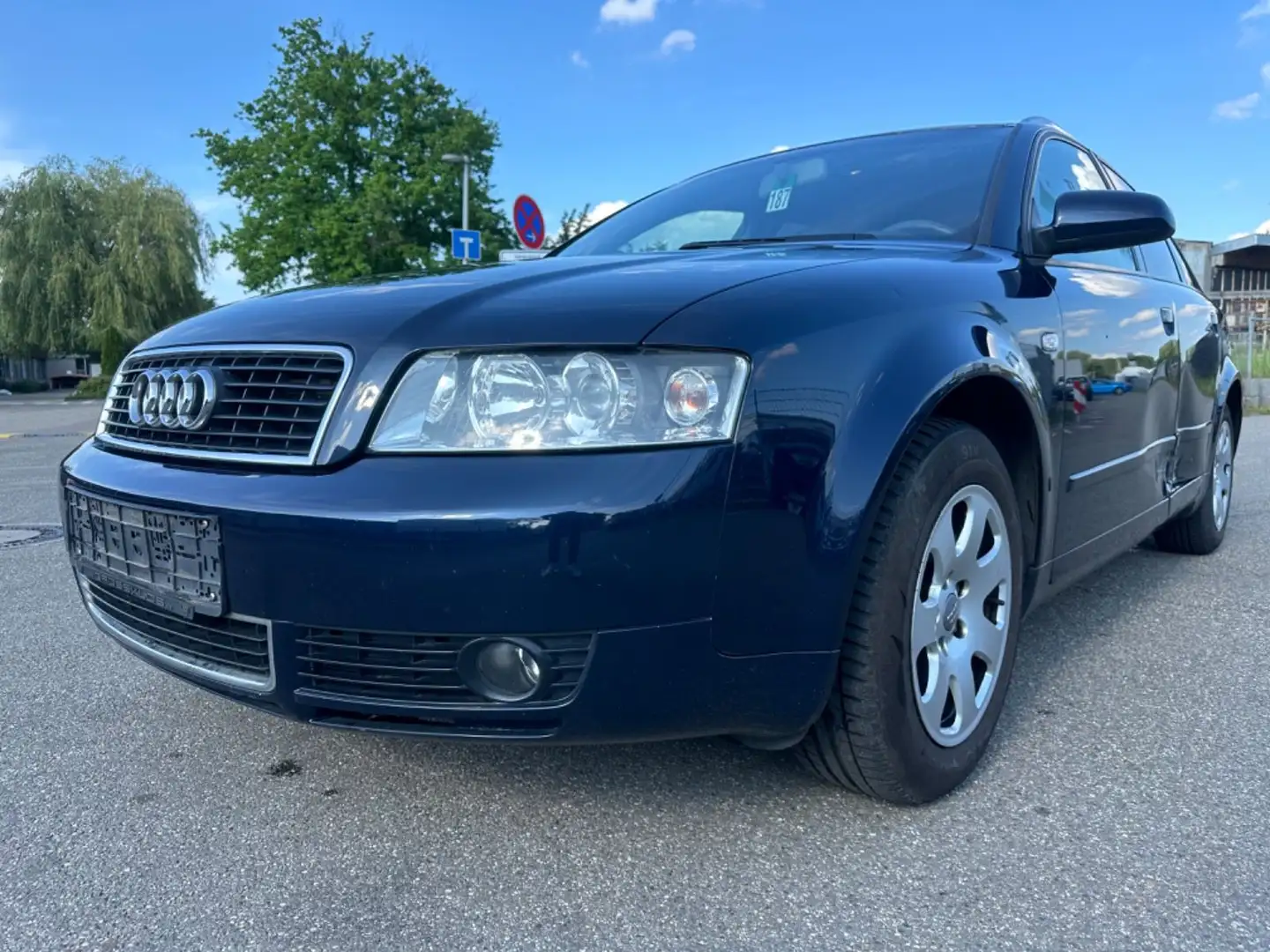 Audi A4 Avant 2.0 Blau - 1