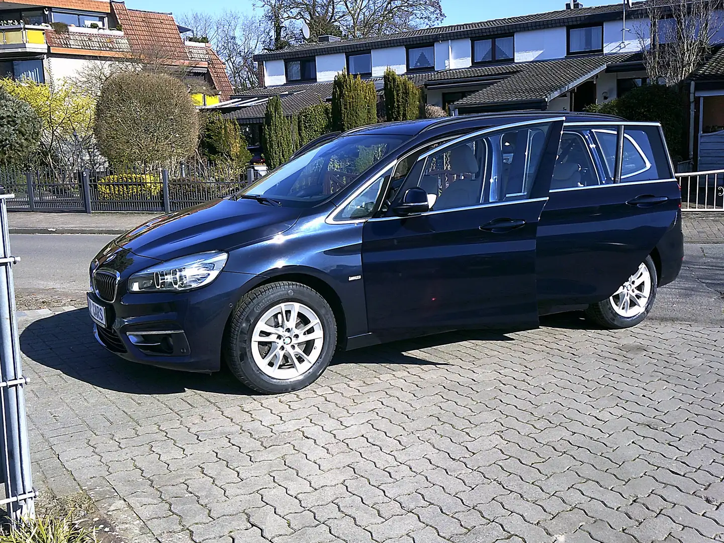 BMW 218 218 d xDrive Luxury Line Blau - 2