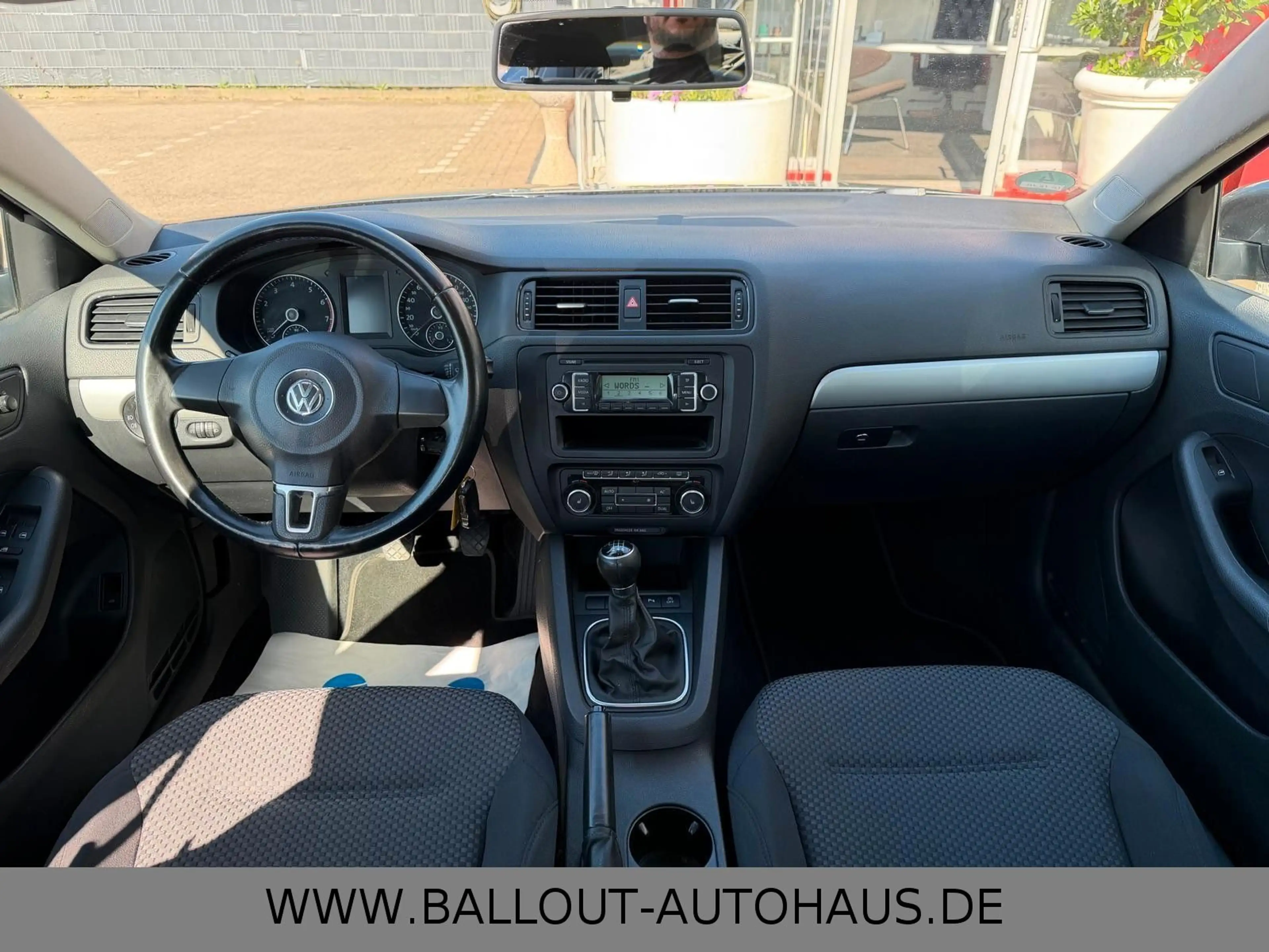 Volkswagen Jetta VI*1.HAND*KLIMA*SITZHEIZUNG*HU NEU* — photo 14