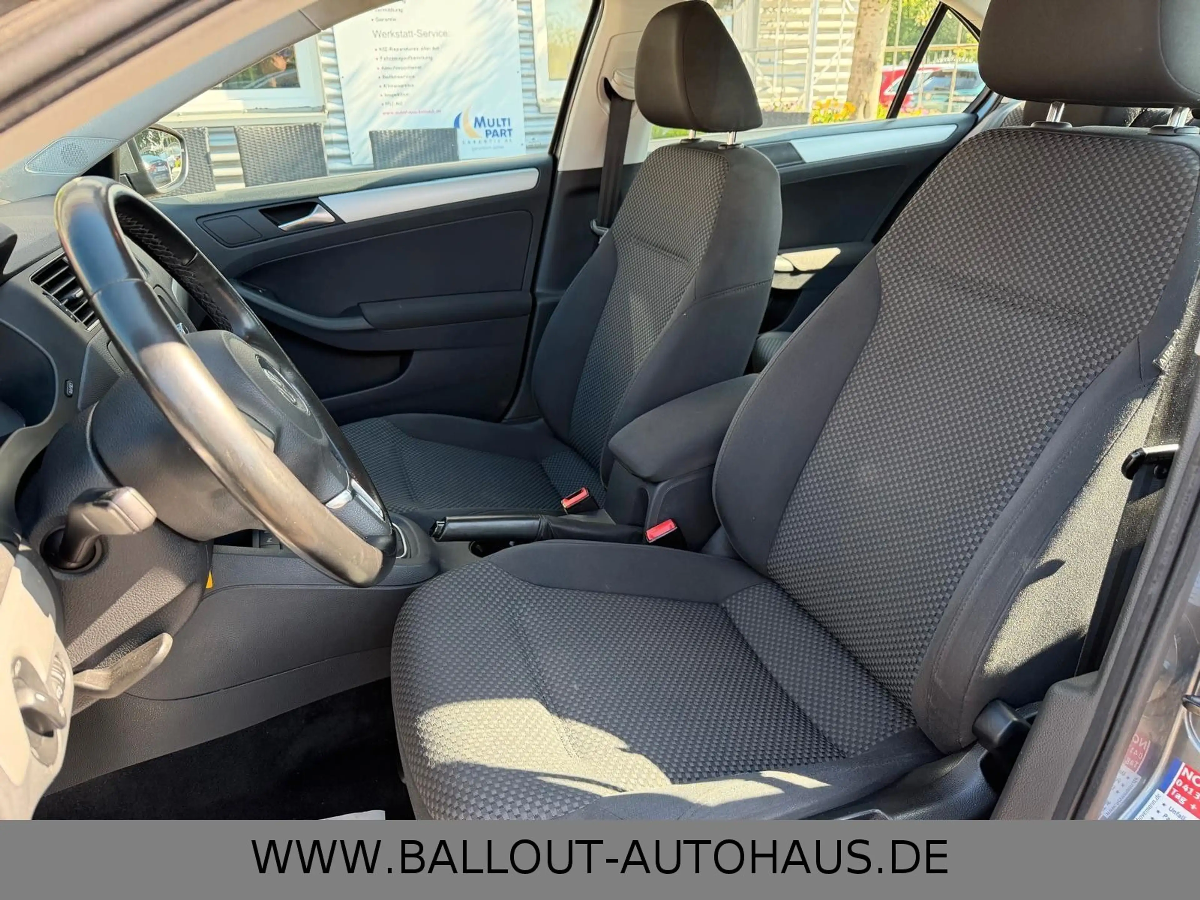 Volkswagen Jetta VI*1.HAND*KLIMA*SITZHEIZUNG*HU NEU* — photo 9