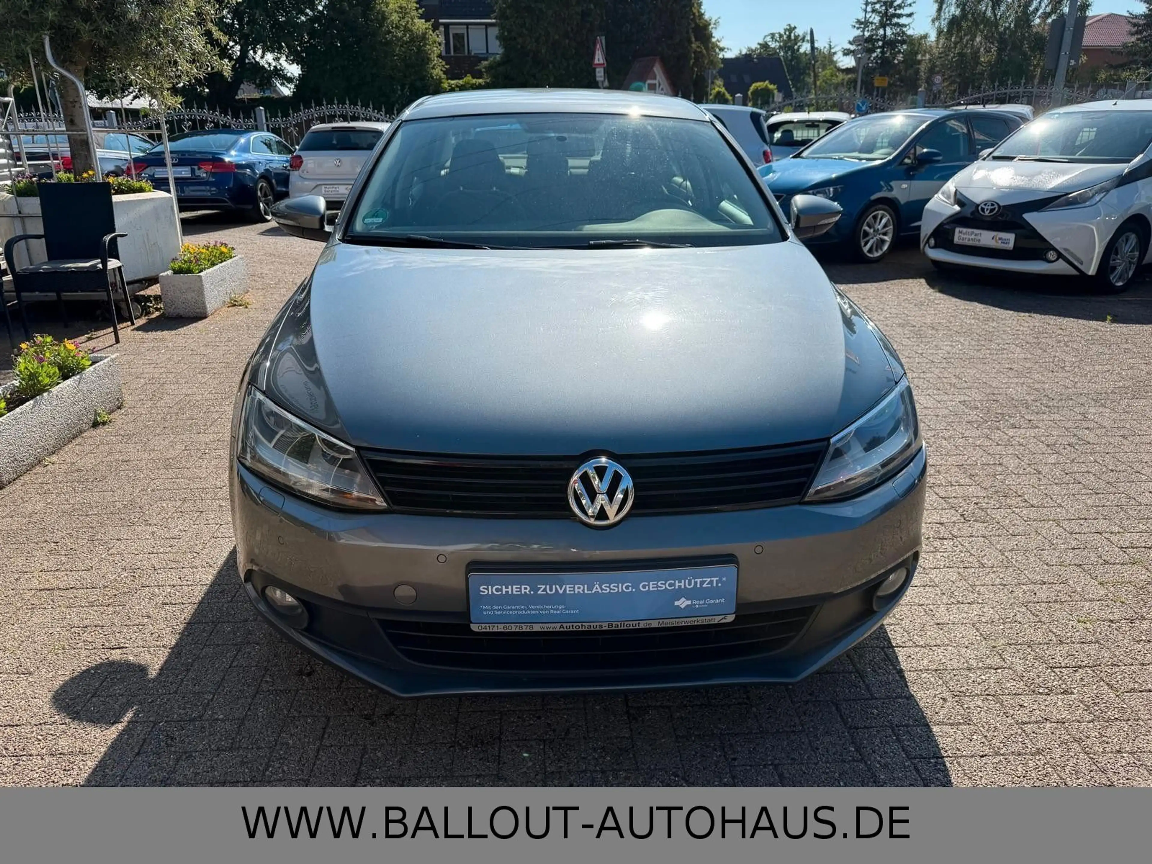 Volkswagen Jetta VI*1.HAND*KLIMA*SITZHEIZUNG*HU NEU* — photo 3