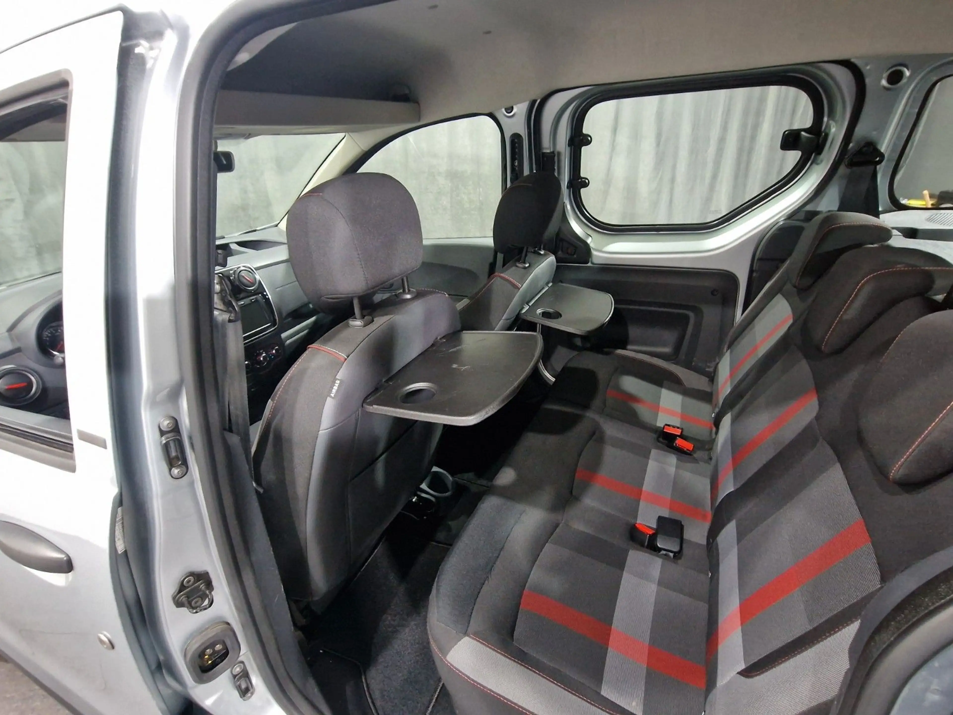 Dacia Dokker Stepway Plus — photo 12