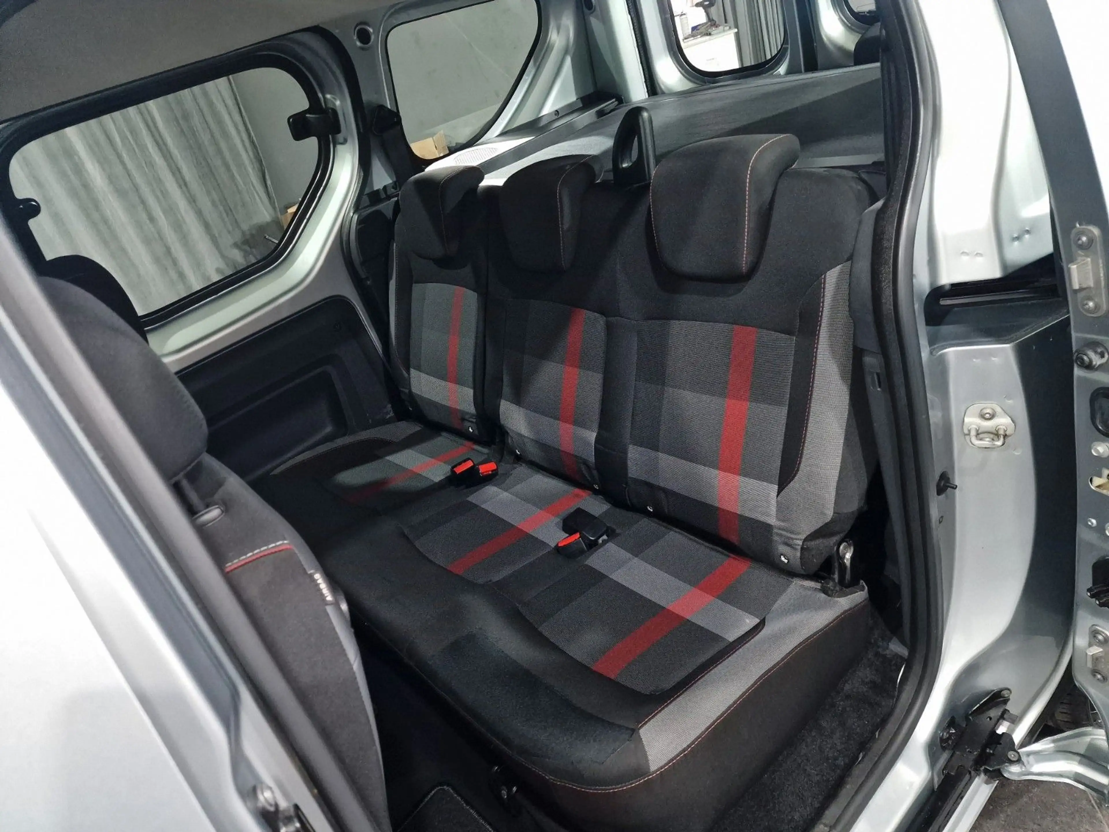 Dacia Dokker Stepway Plus — photo 15