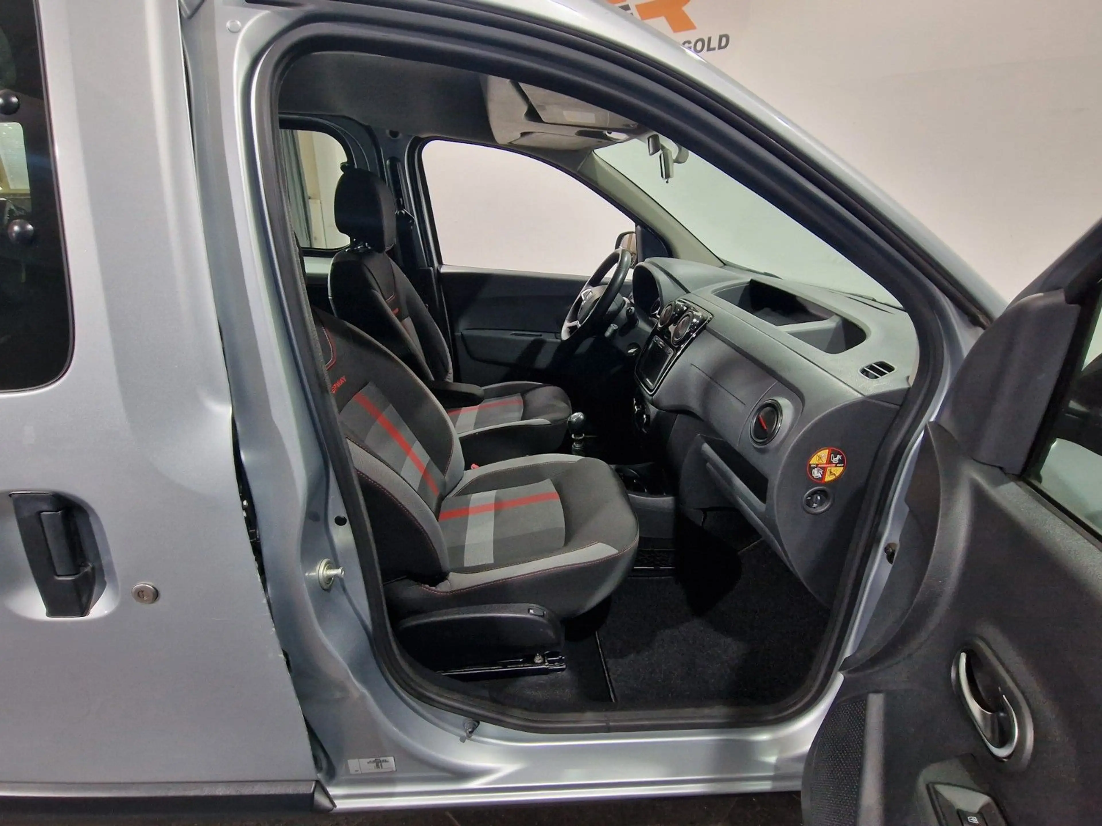 Dacia Dokker Stepway Plus — photo 10