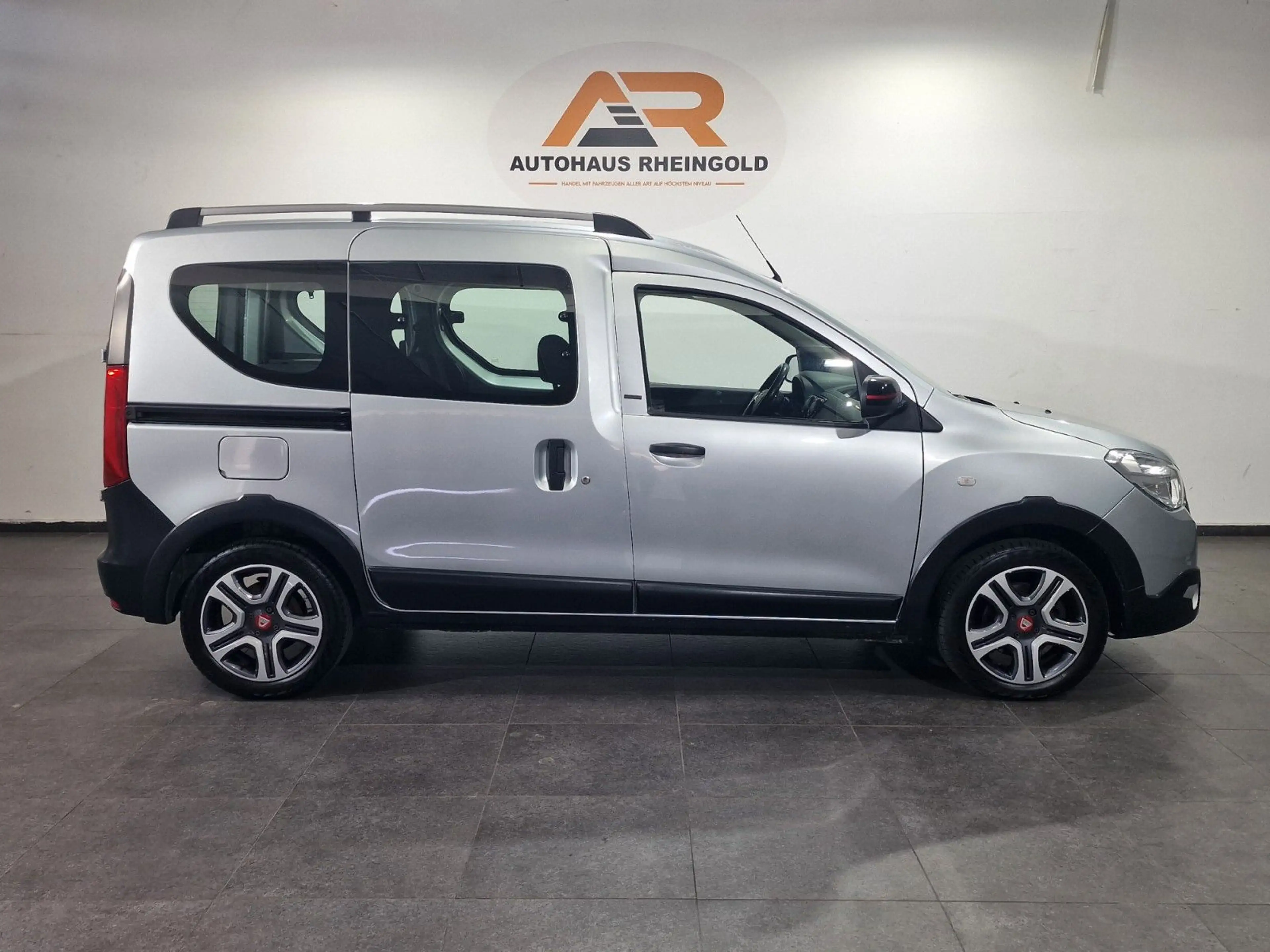 Dacia Dokker Stepway Plus — photo 8