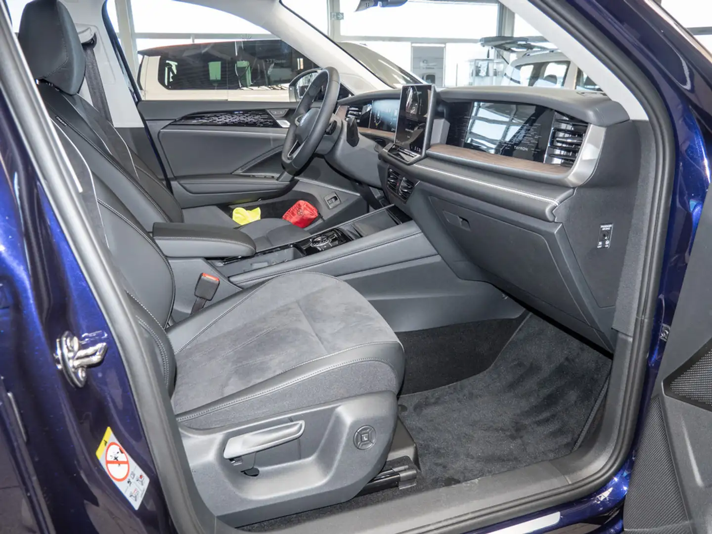 Volkswagen Tayron 1.5 eTSI Elegance ACC AKTIVSITZE LED Paars - 2