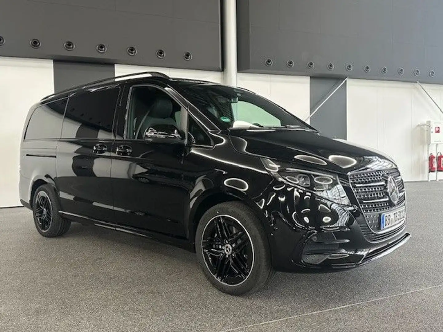Mercedes-Benz V 300 d 4M AMG AVANT  Night AHK Standh.Sitzklima Noir - 2
