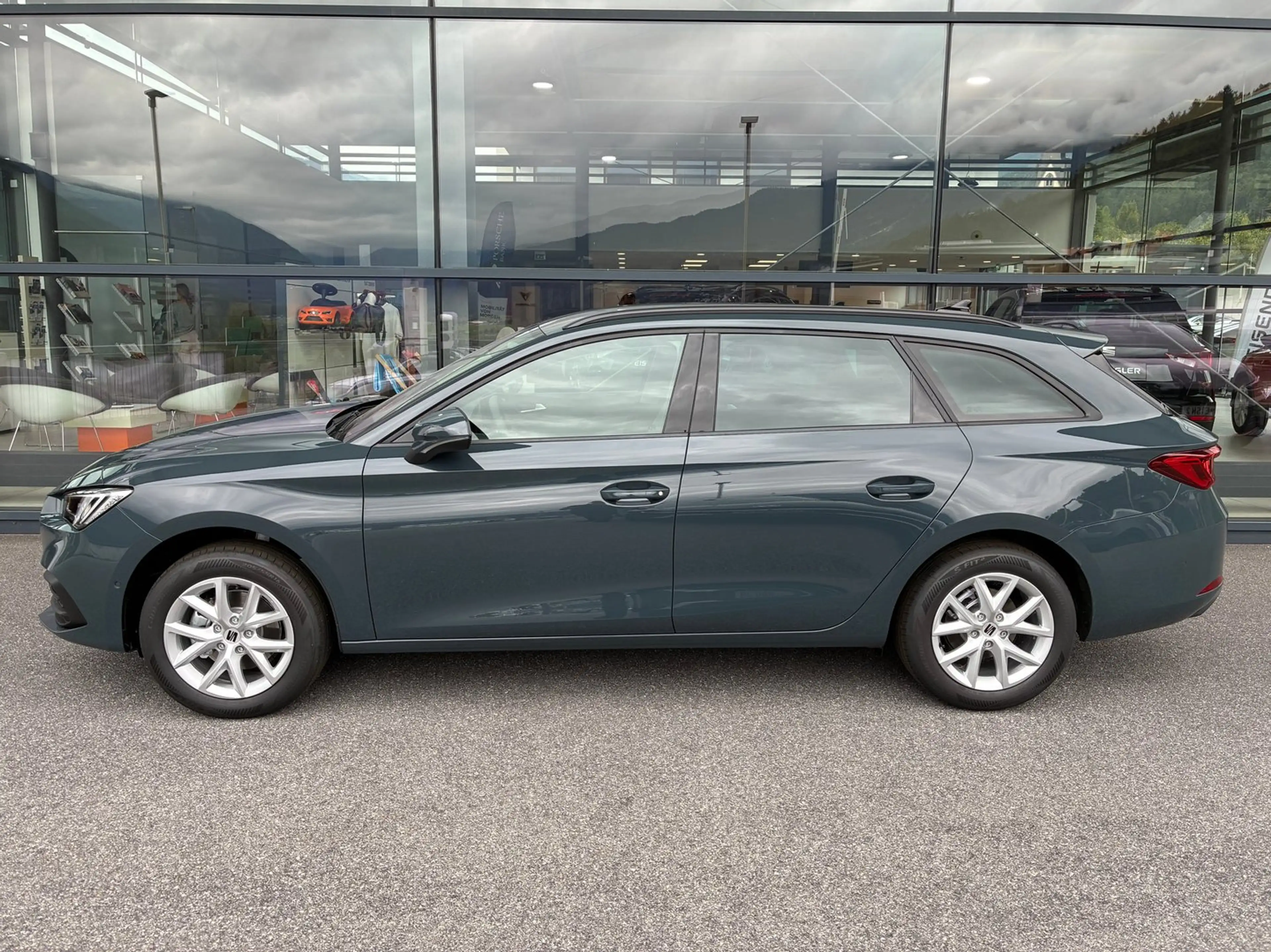 SEAT Leon Style Edition 1.5TSI 115PS — photo 3