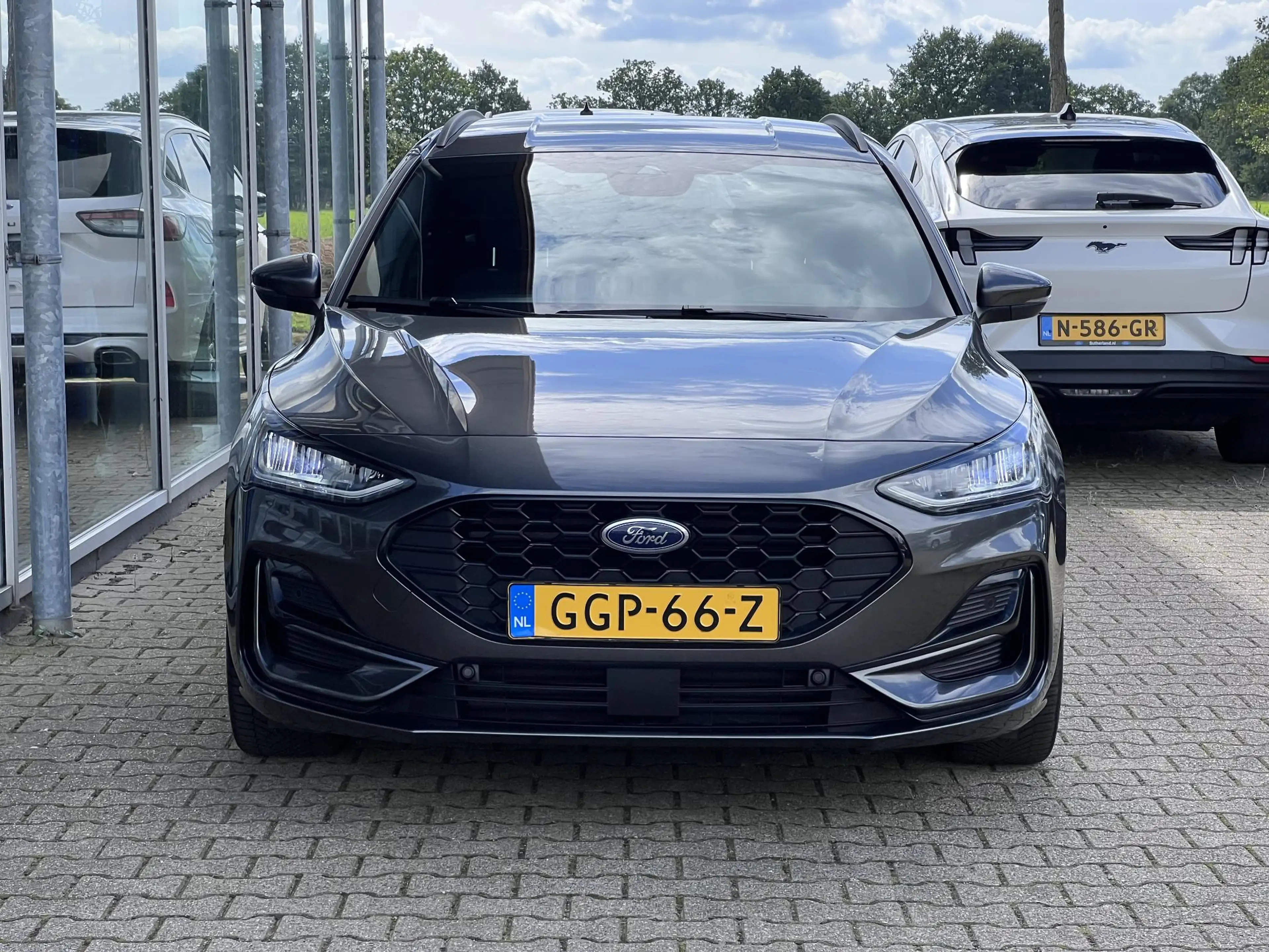 Ford Focus Wagon 1.0 EcoBoost Hybrid ST Line X Hybrid ST Line — photo 2