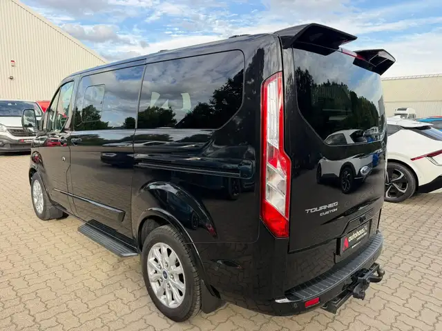 Ford Tourneo Custom view 4