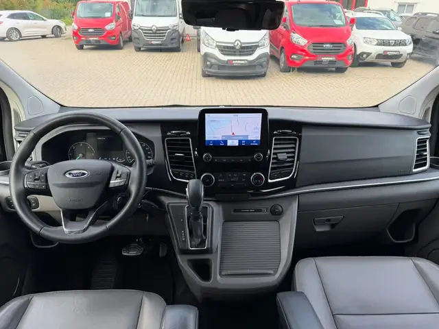 Ford Tourneo Custom view 9