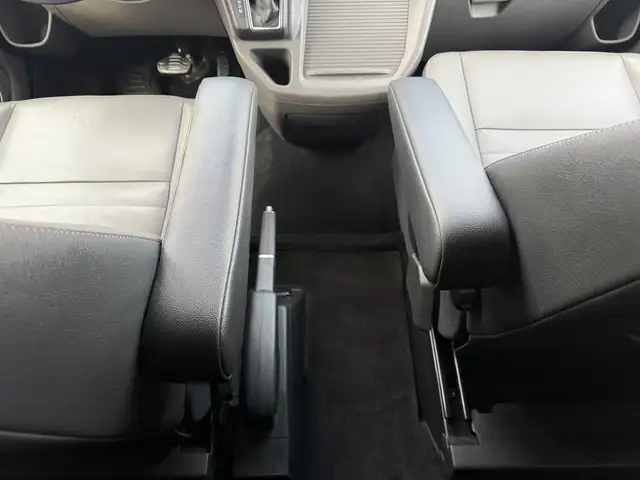 Ford Tourneo Custom view 14