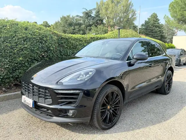 Porsche Macan view 2