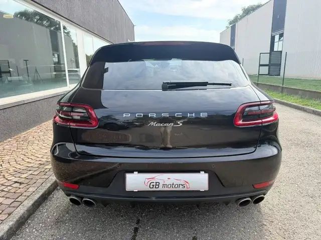 Porsche Macan view 7