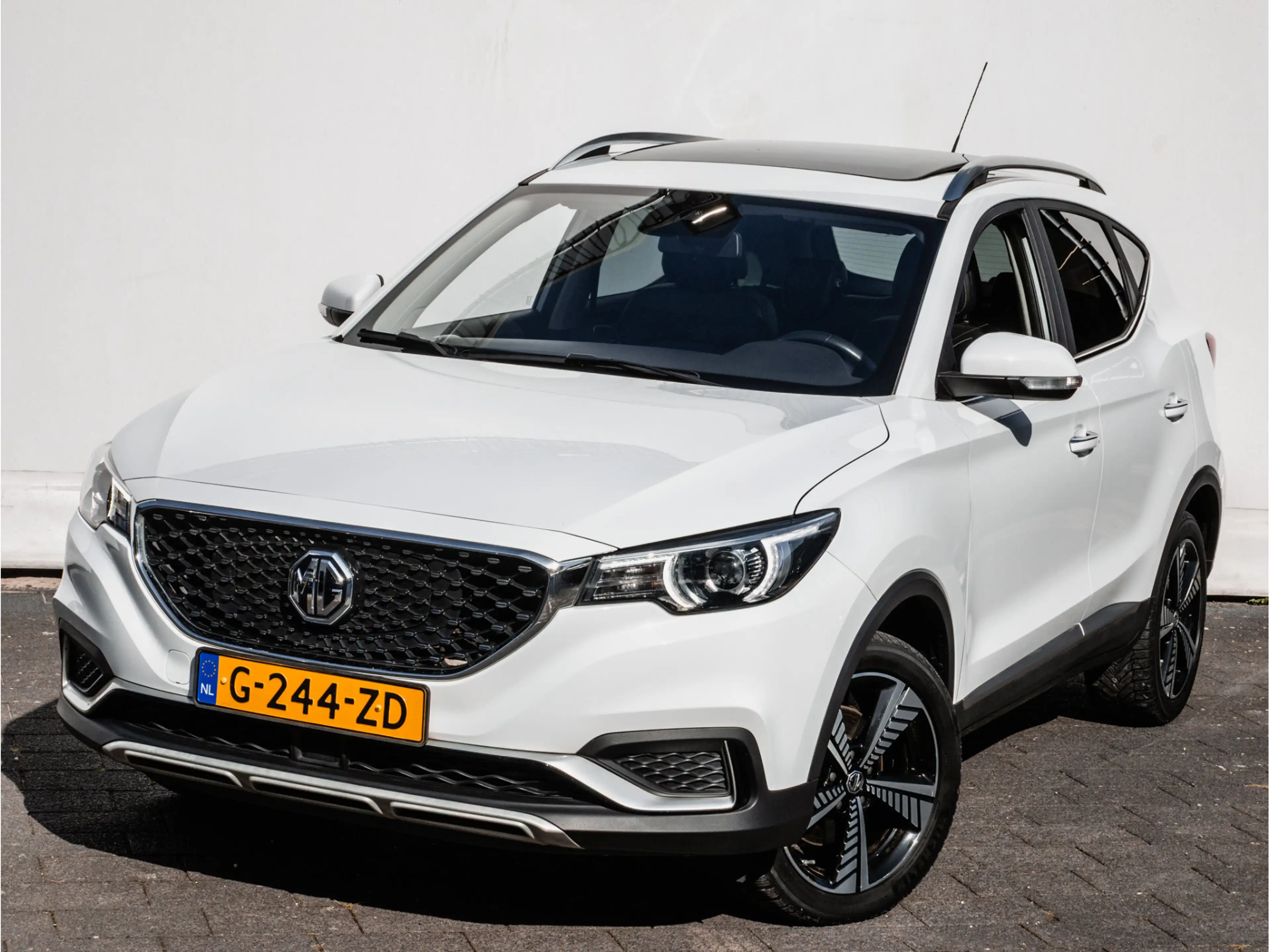 MG ZS EV Luxury 45 kWh SOH 87% Camera/ Elek. panoramadak — photo 6
