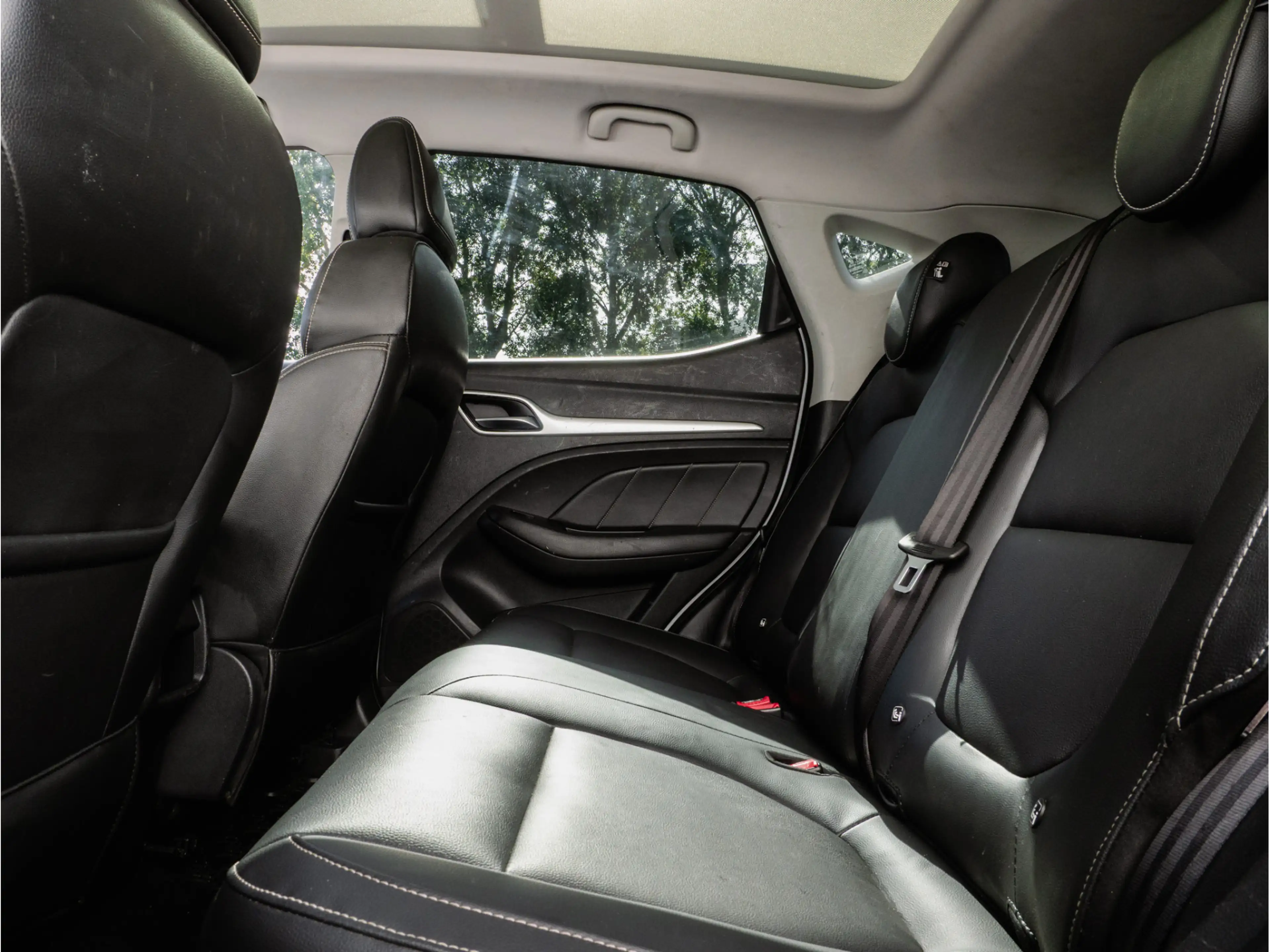 MG ZS EV Luxury 45 kWh SOH 87% Camera/ Elek. panoramadak — photo 15