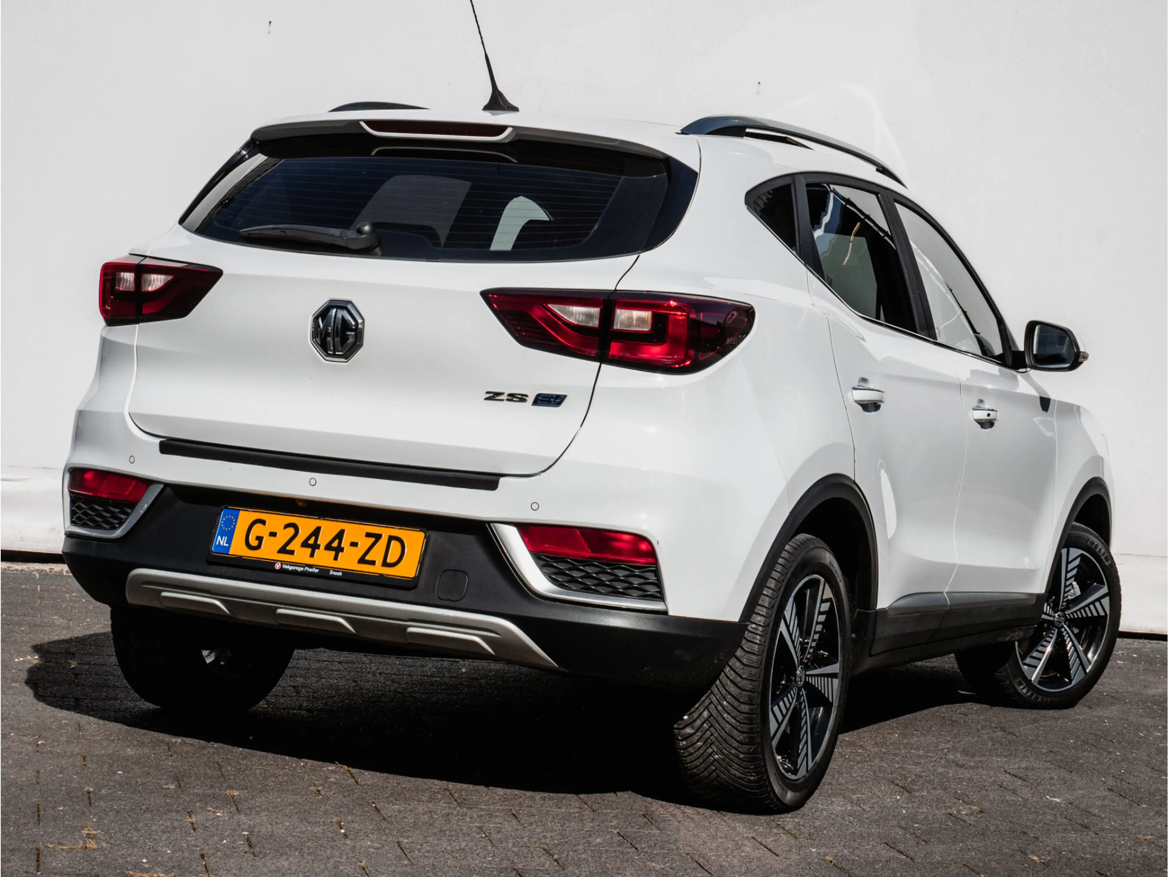 MG ZS EV Luxury 45 kWh SOH 87% Camera/ Elek. panoramadak — photo 11