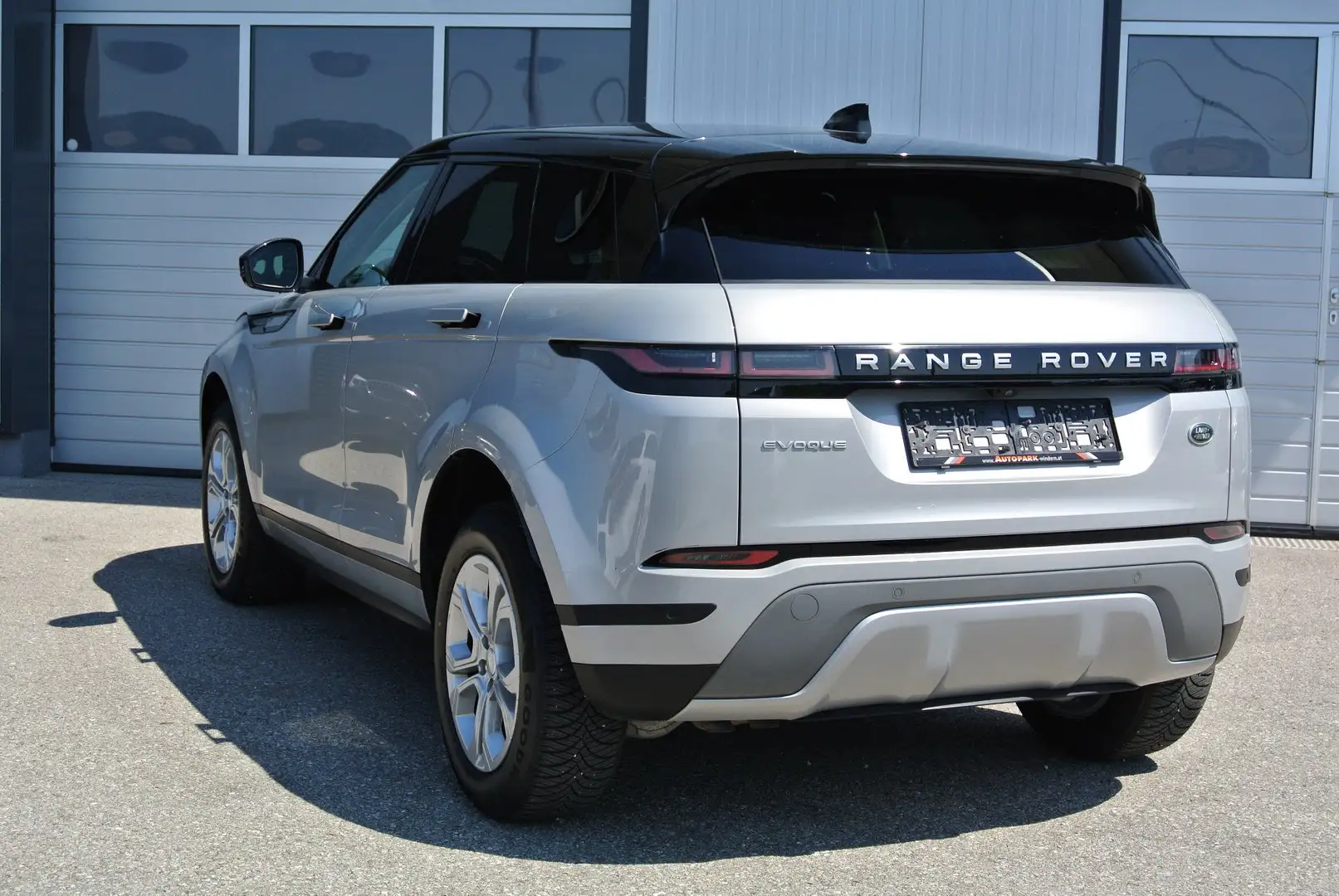 Land Rover Range Rover Evoque D200 9G Aut. 4WD * EDER* KAMERA* virt.CP * NAVI Grau - 2