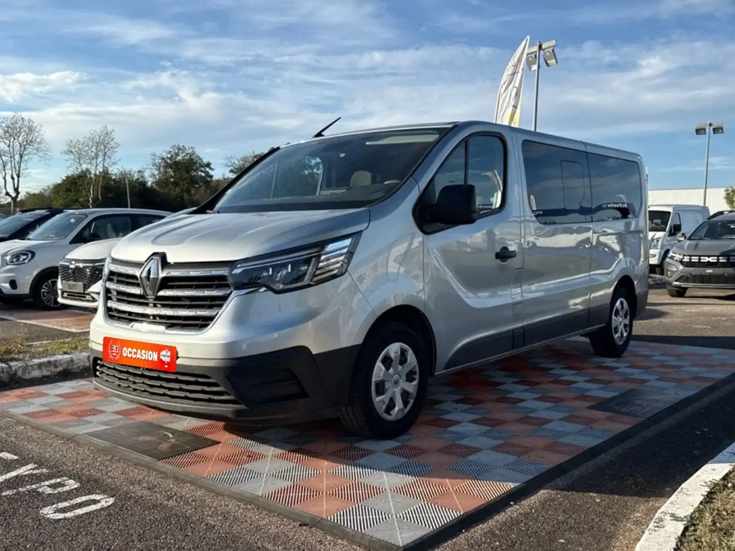 Renault Trafic L2 2.0 DCI 150 BV6 ZEN COMBI 9PL Grau - 1