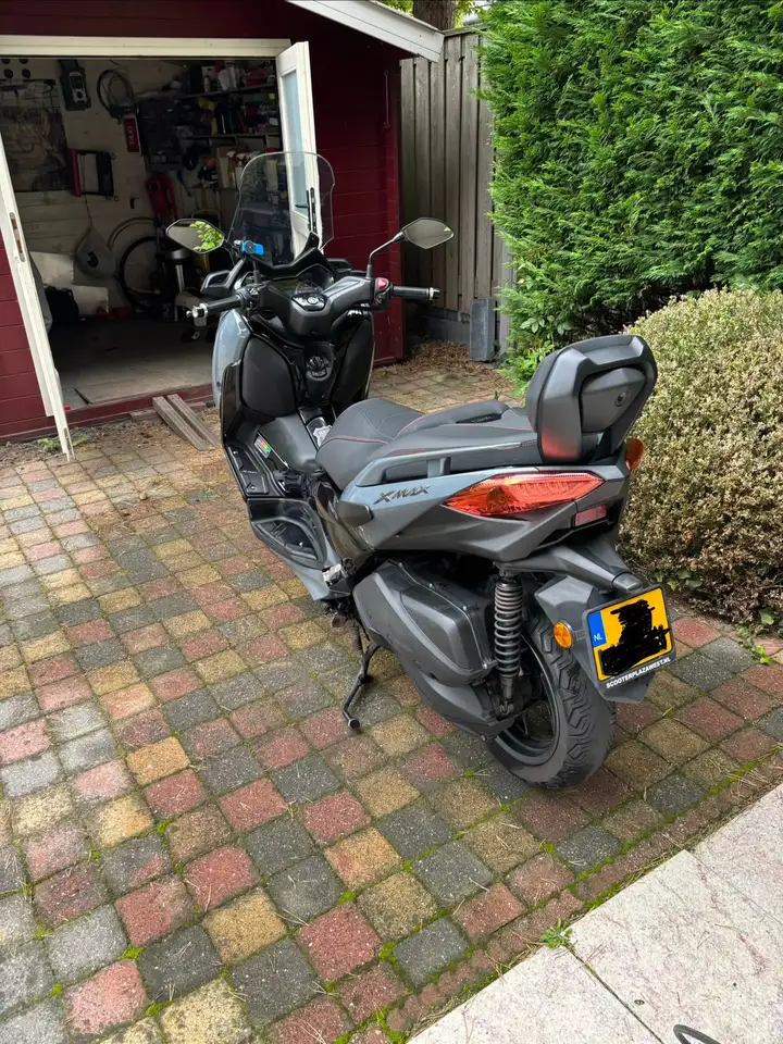 Yamaha X-Max 300