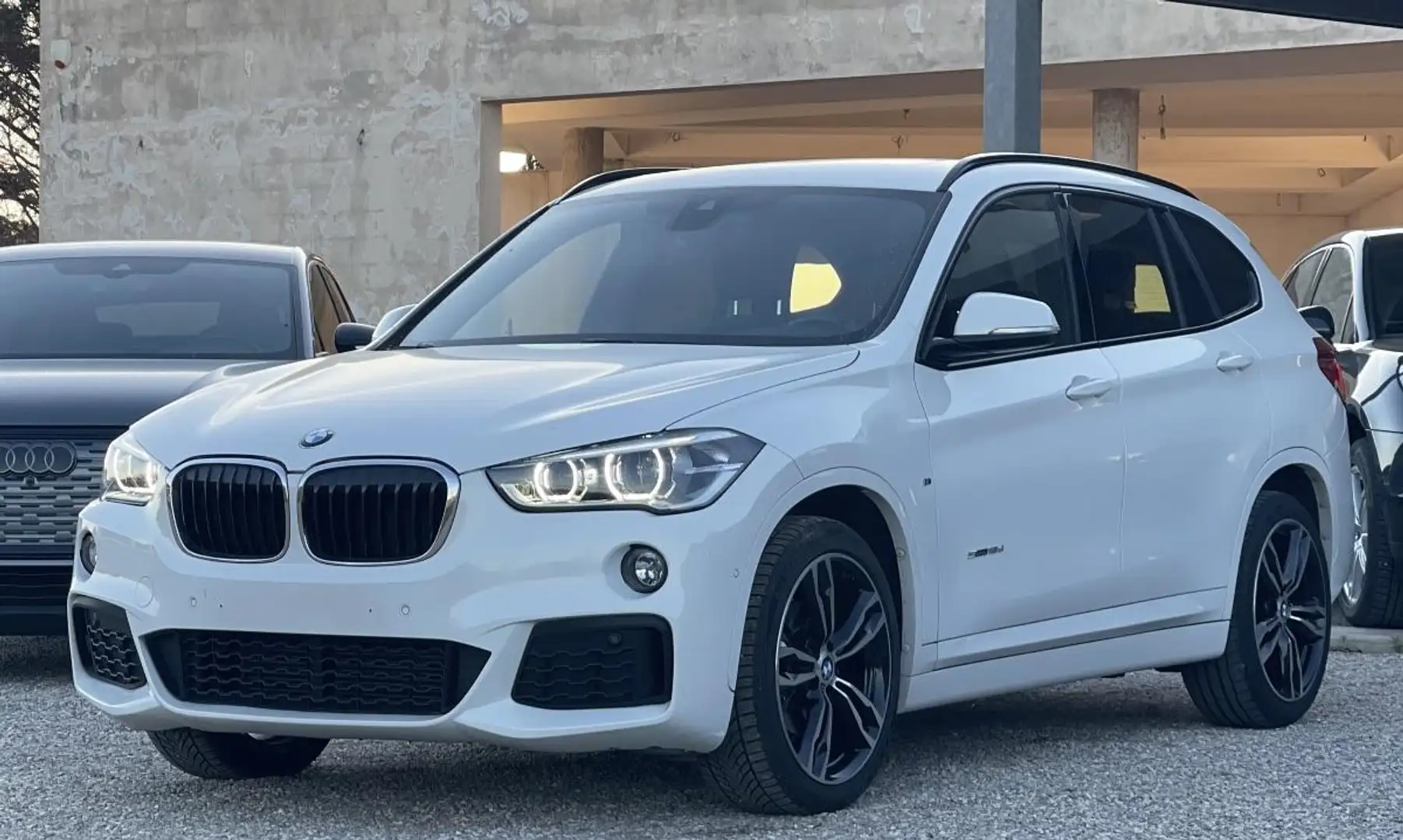 BMW X1 sDrive18d Msport Wit - 2