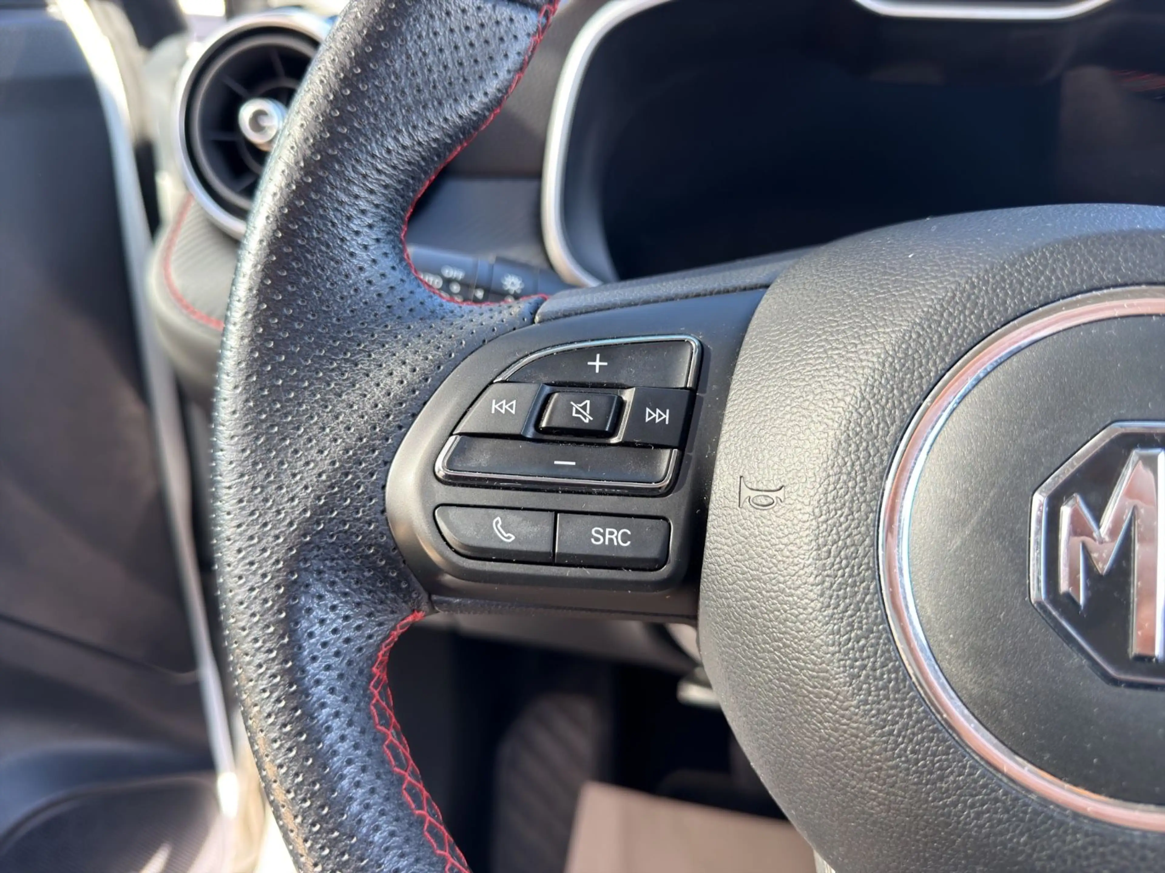 MG ZS EV Comfort *Garantie*Finanzierung* — photo 12