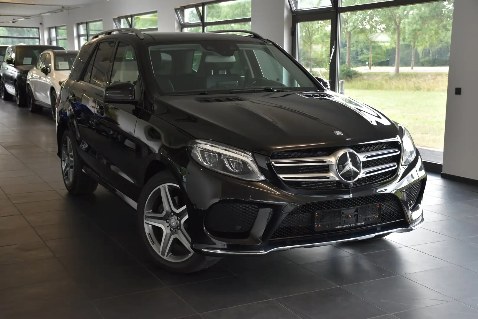 Mercedes-Benz GLE 350 d 4Matic 9G AMG Line"PANORAMA"360CAM"MASSAGE"LED" Noir - 2
