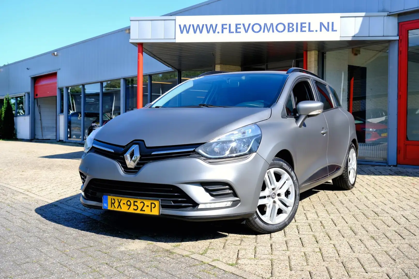 Renault Clio Estate 1.5 dCi Ecoleader Zen*Mat grijze wrap*Navi| White - 1