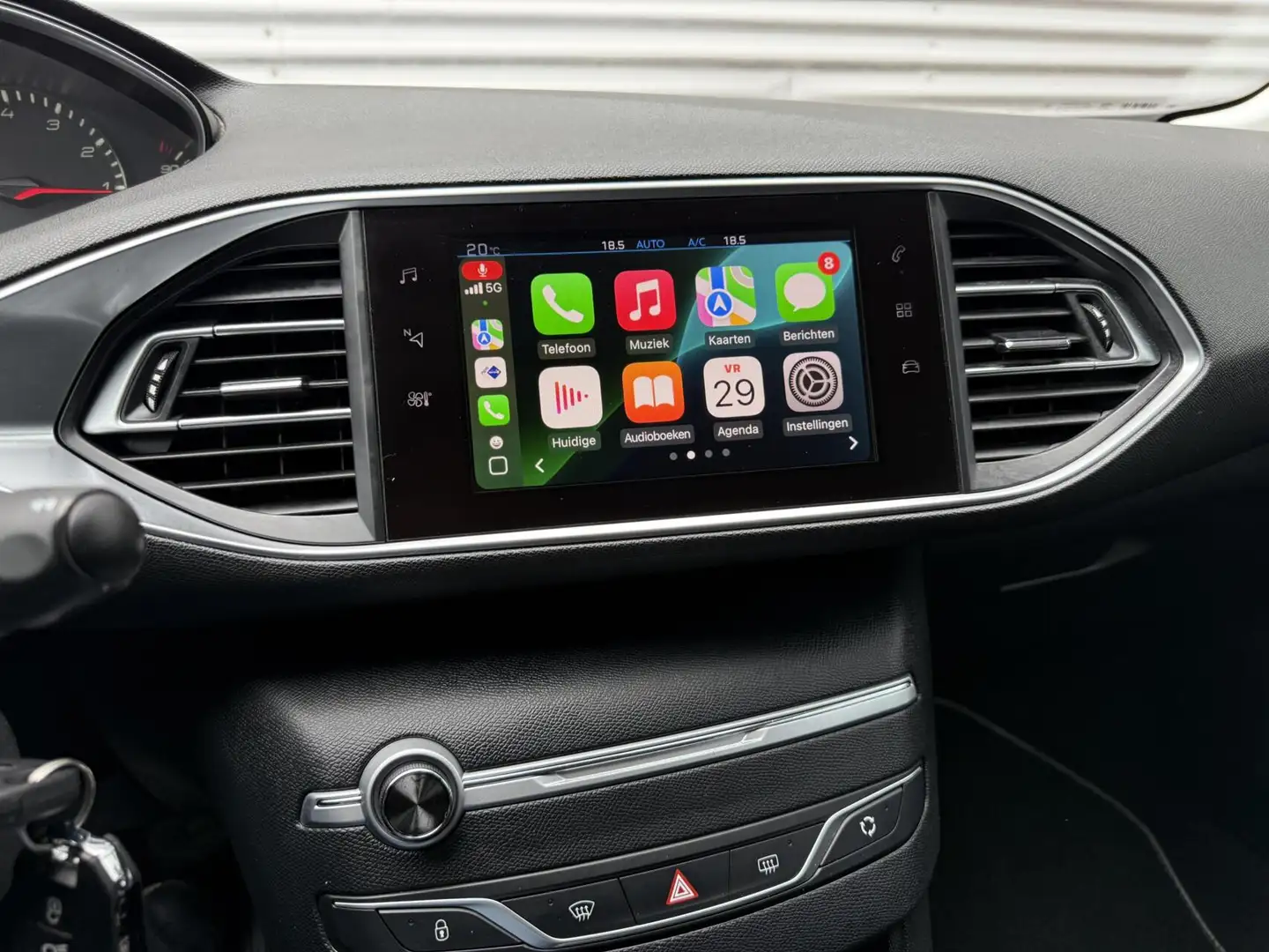 Peugeot 308 1.2 PureTech Cruise Led Carplay Navi 6 Bak 2018 Ee Grijs - 2
