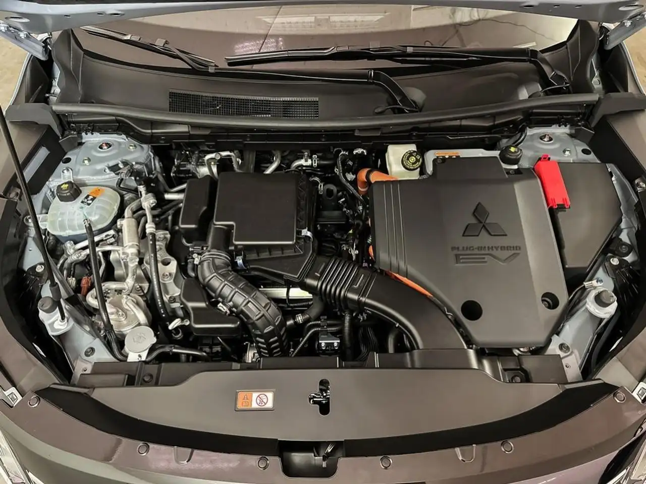 Mitsubishi Outlander снимка Mitsubishi Outlander