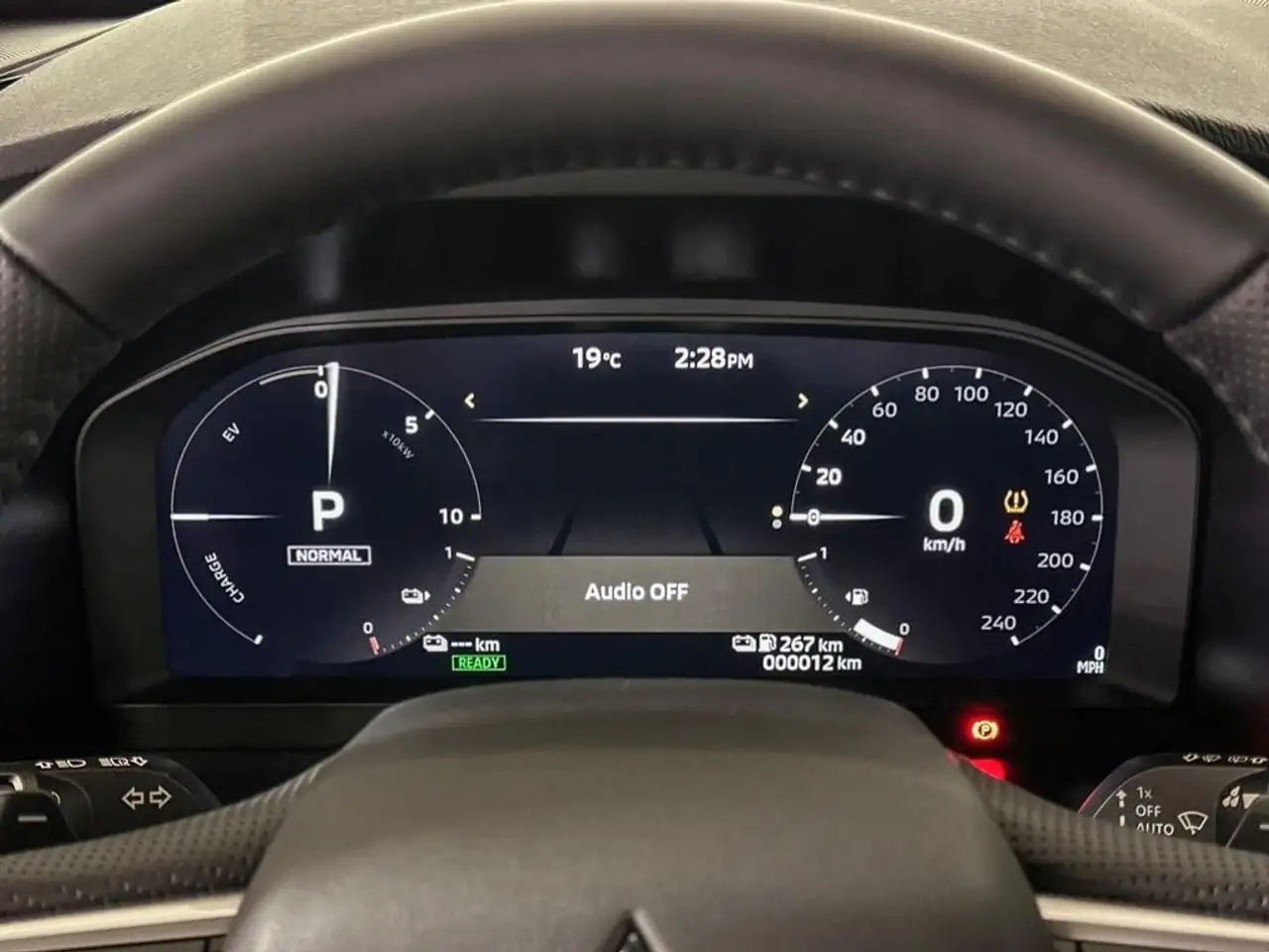 Mitsubishi Outlander снимка Mitsubishi Outlander